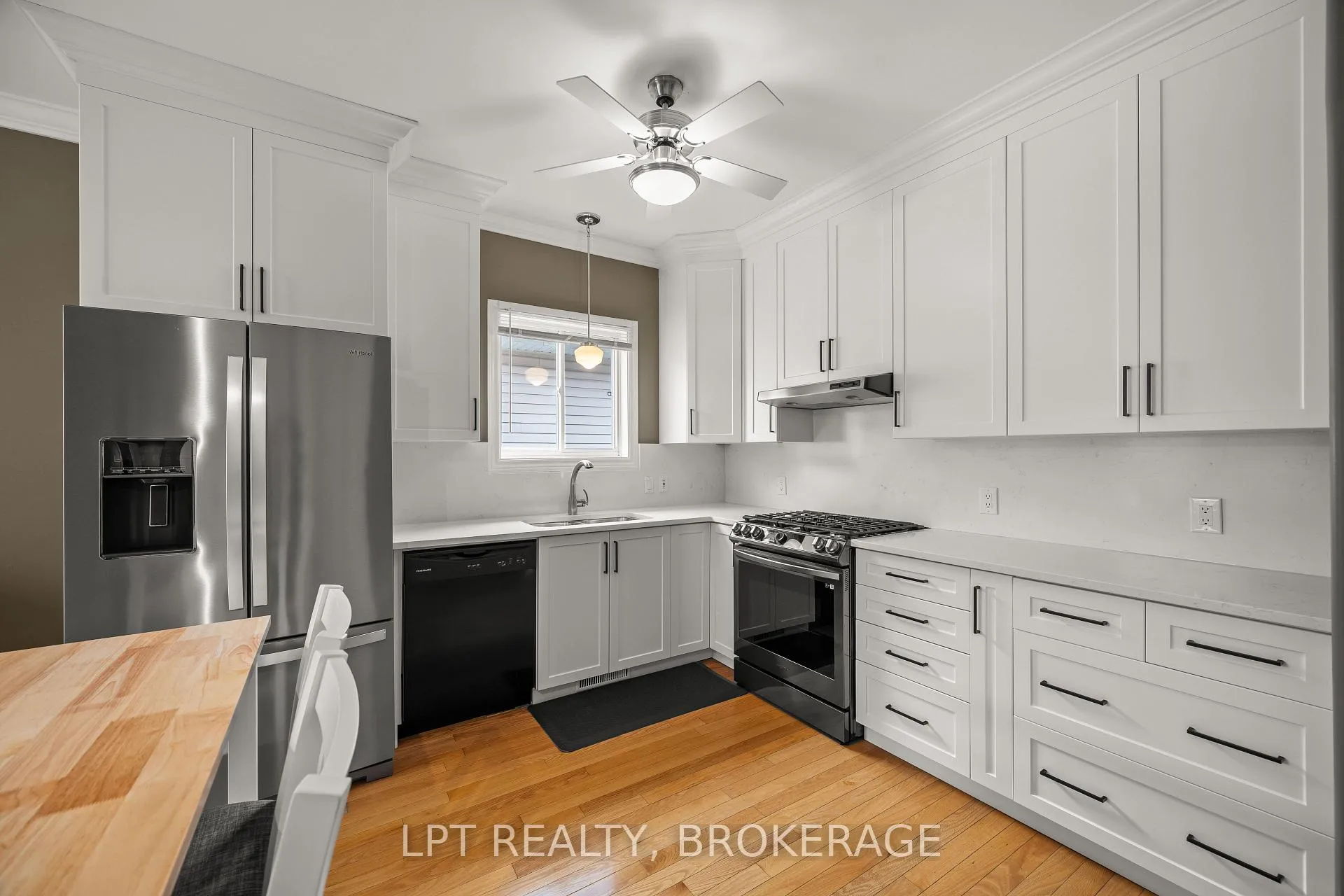 Photo 10 of 421 Cooke Crescent, Kingston, City Northwest — HOMEH