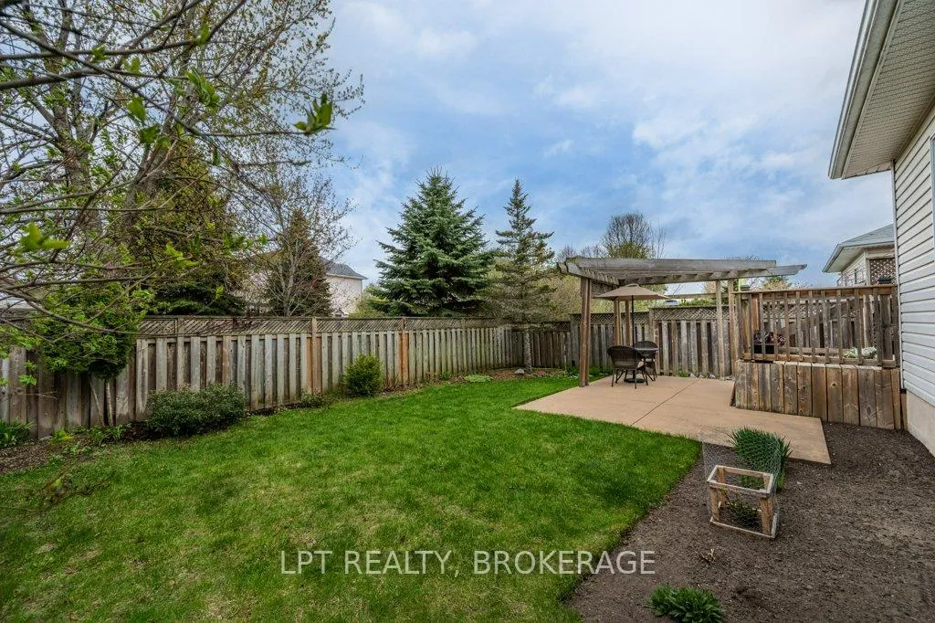 Photo 41 of 421 Cooke Crescent, Kingston, City Northwest — HOMEH