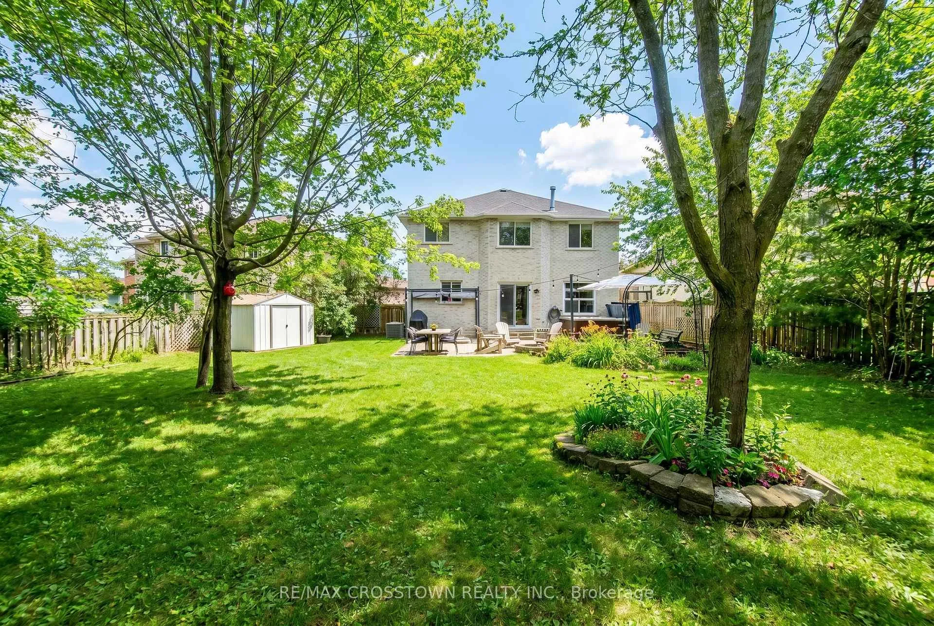 Photo 2 of 18 Stoneybrook Crescent, Barrie, Ardagh — HOMEH