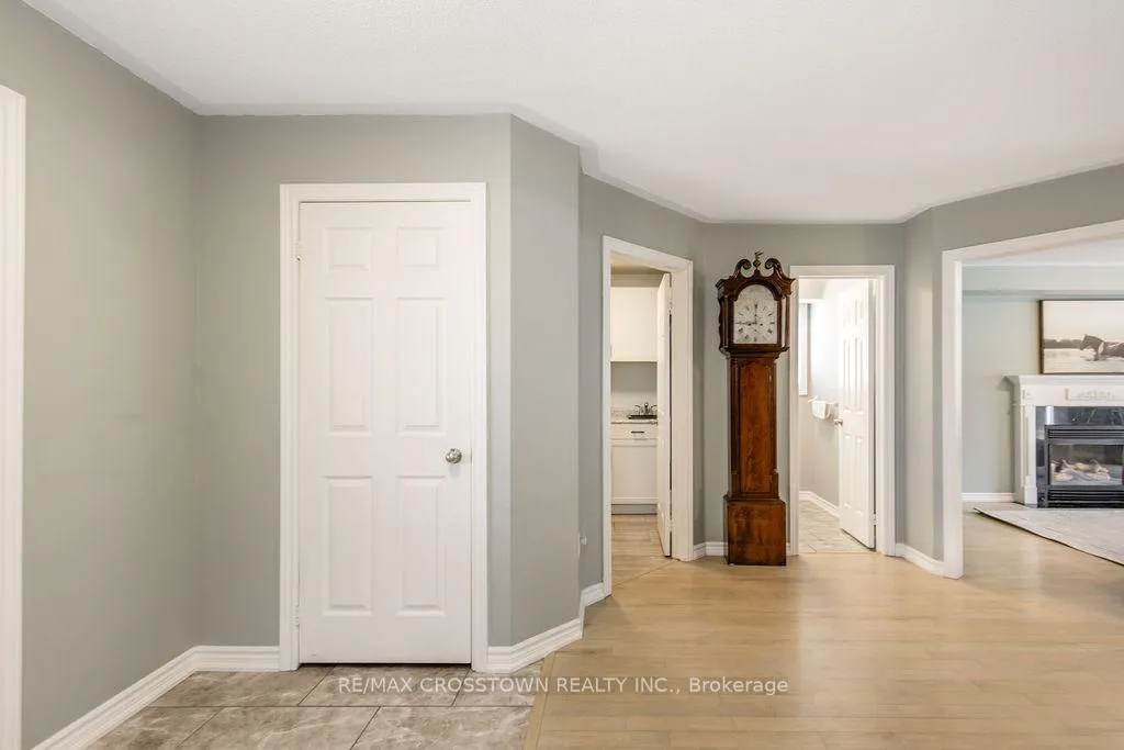 Photo 5 of 18 Stoneybrook Crescent, Barrie, Ardagh — HOMEH