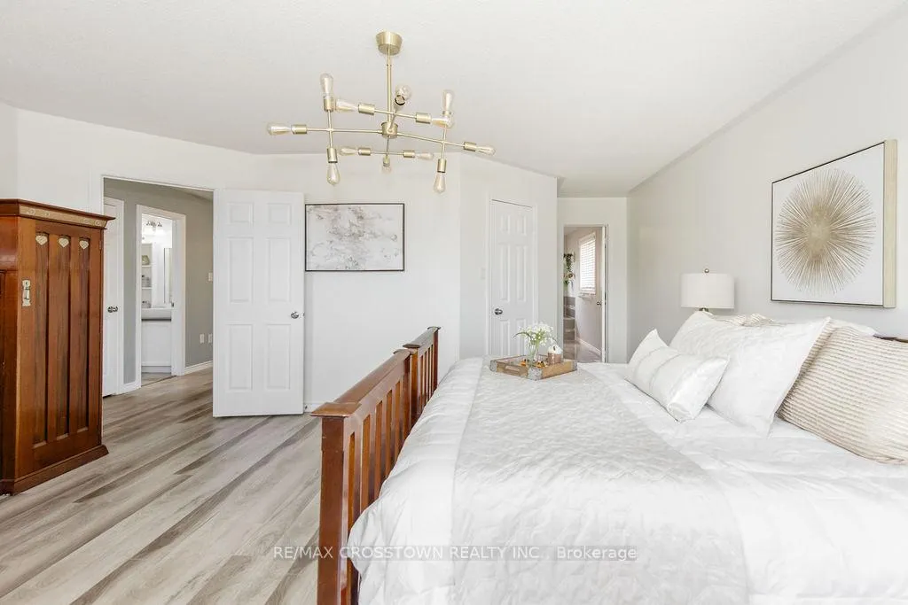 Photo 24 of 18 Stoneybrook Crescent, Barrie, Ardagh — HOMEH