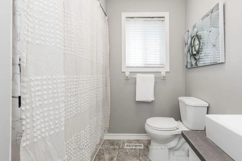 Photo 34 of 18 Stoneybrook Crescent, Barrie, Ardagh — HOMEH