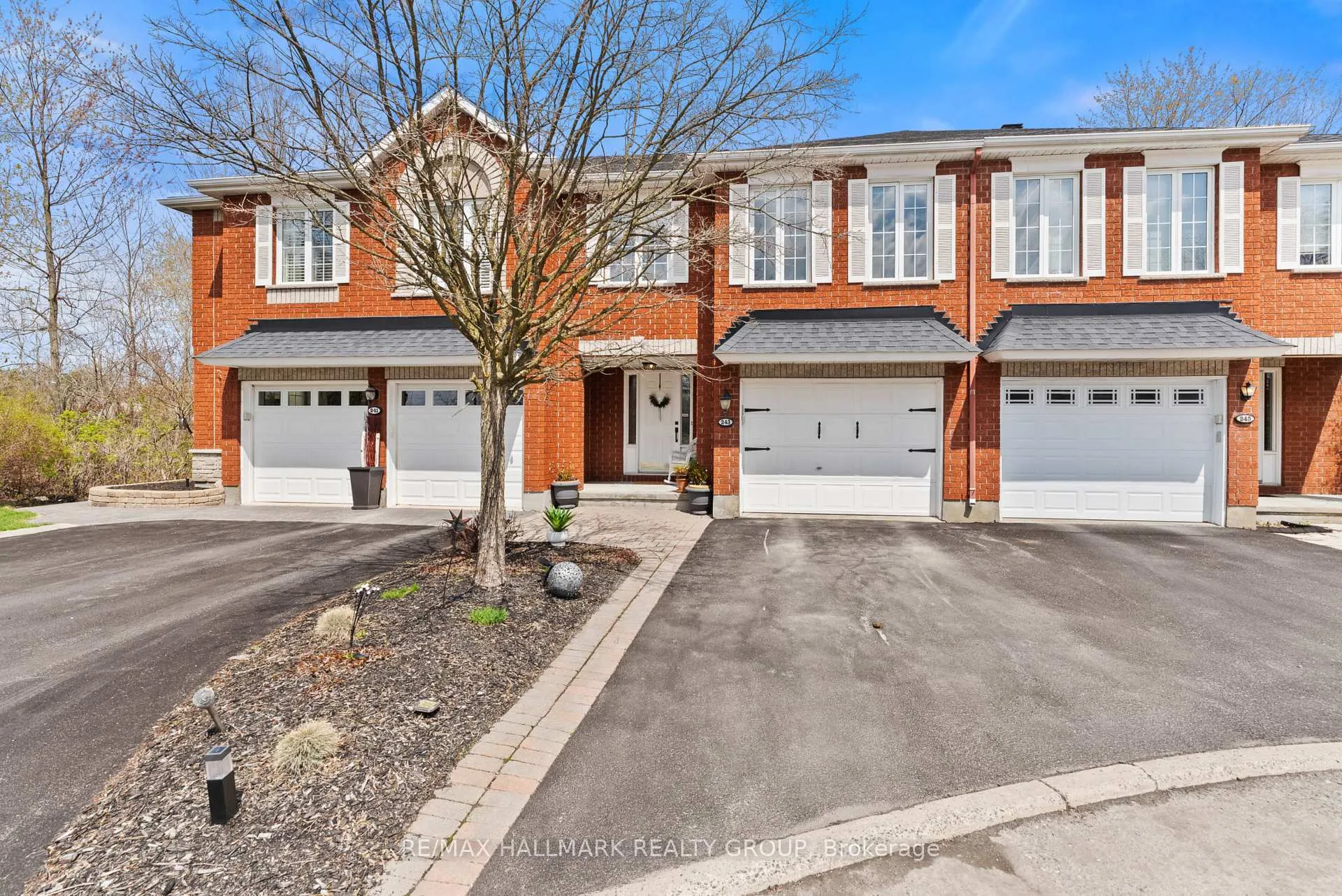 Photo 1 of 243 Gladeview Private, Ottawa, Upper Hunt Club — HOMEH