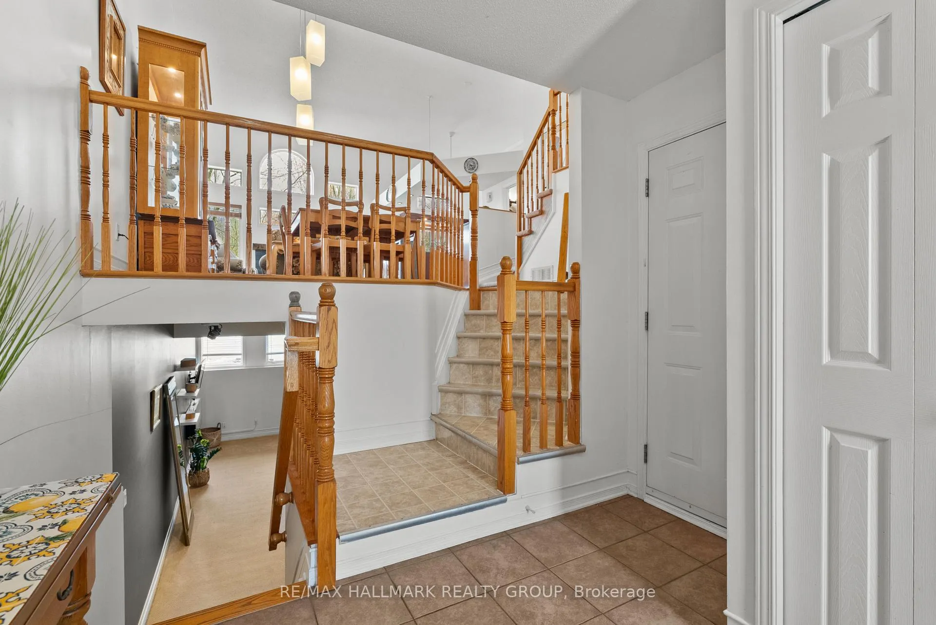 Photo 5 of 243 Gladeview Private, Ottawa, Upper Hunt Club — HOMEH