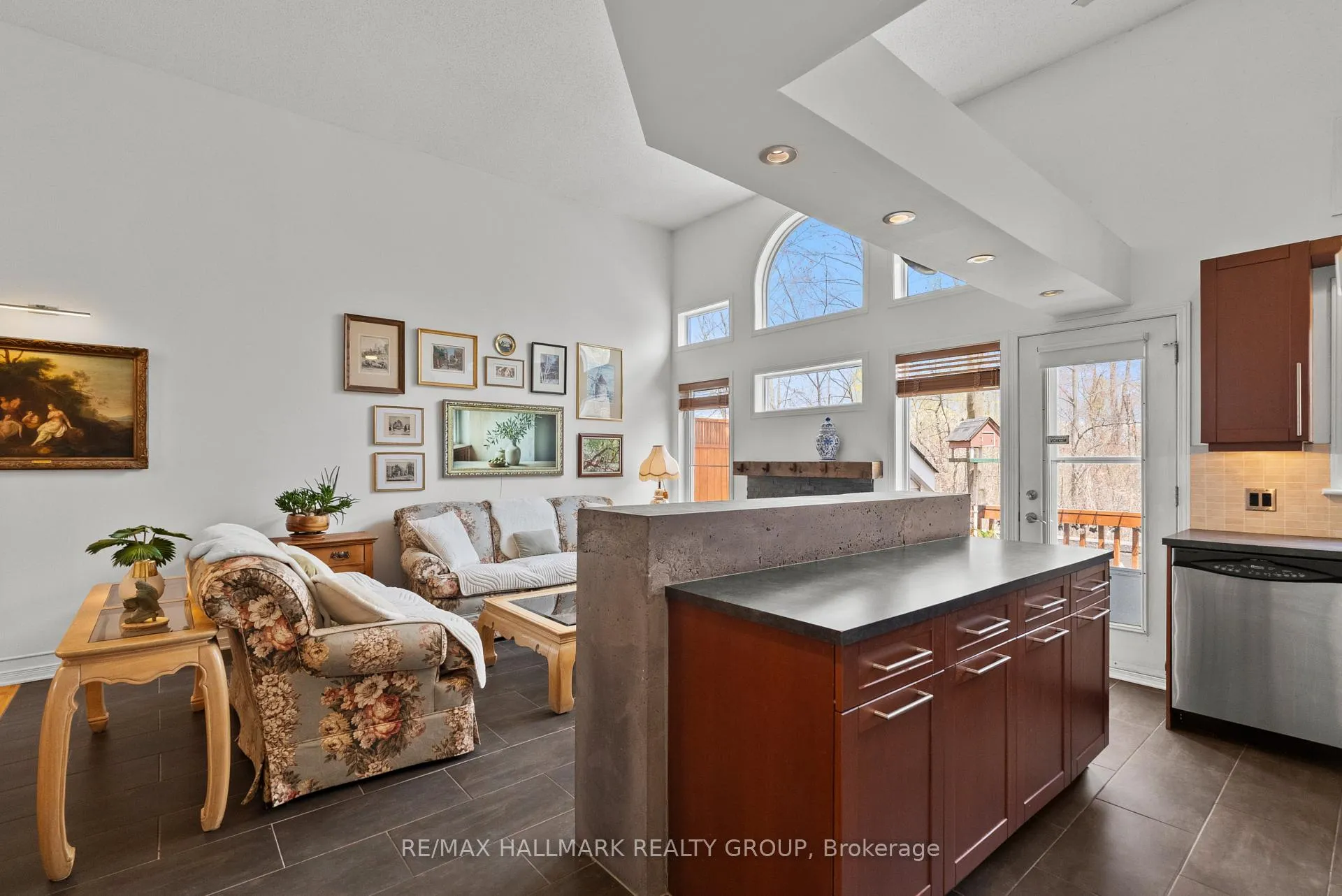 Photo 15 of 243 Gladeview Private, Ottawa, Upper Hunt Club — HOMEH