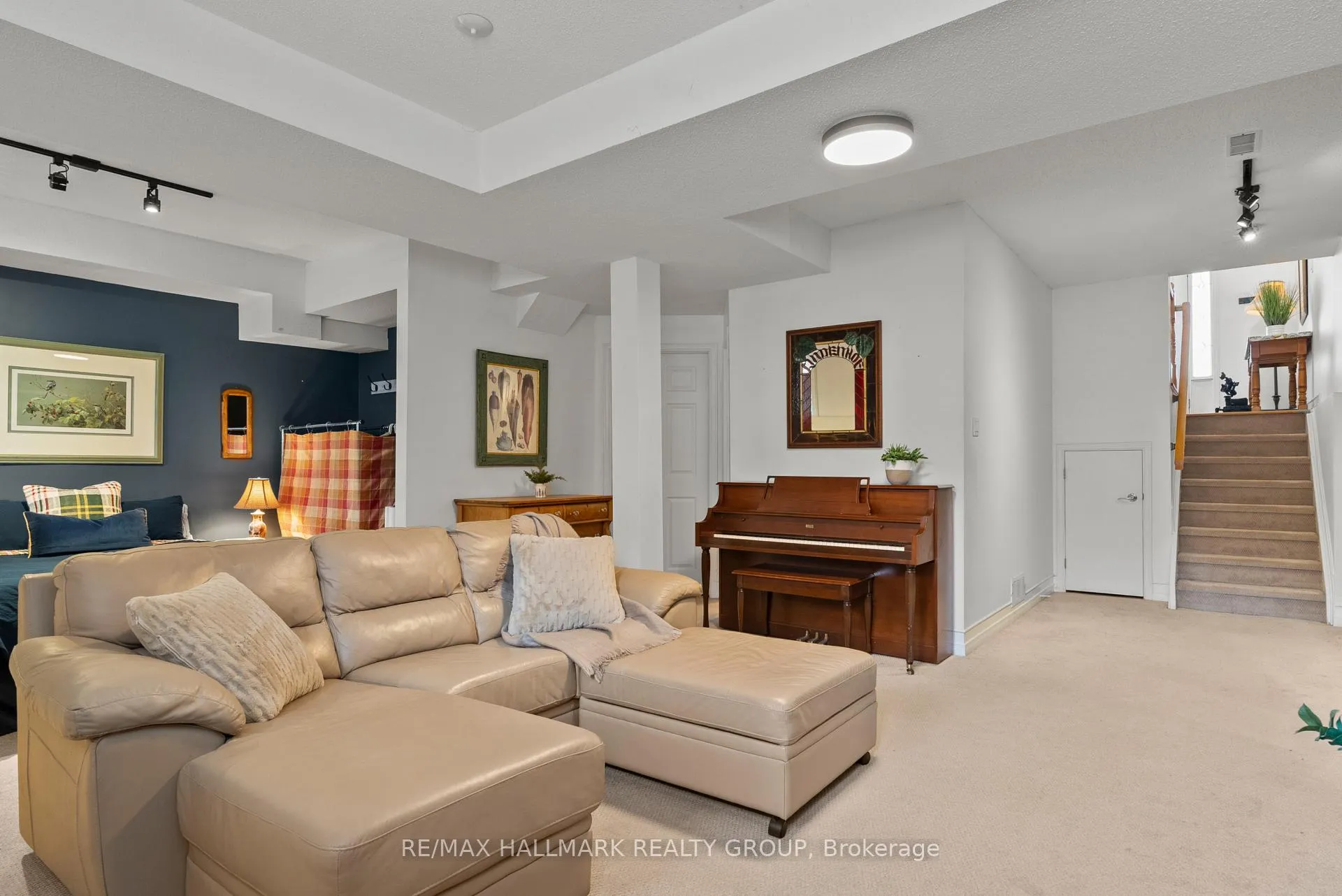 Photo 24 of 243 Gladeview Private, Ottawa, Upper Hunt Club — HOMEH