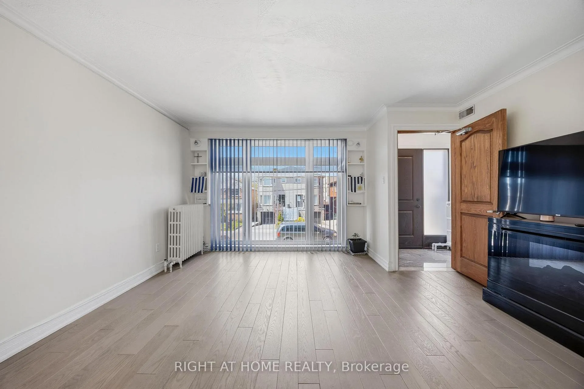 Photo 5 of 65 Branstone Road, Toronto, Caledonia-Fairbank — HOMEH