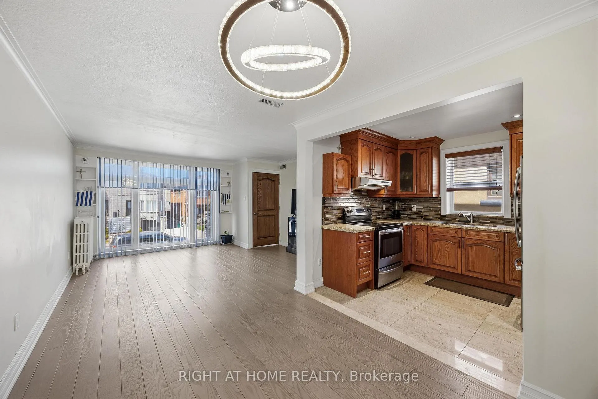 Photo 8 of 65 Branstone Road, Toronto, Caledonia-Fairbank — HOMEH