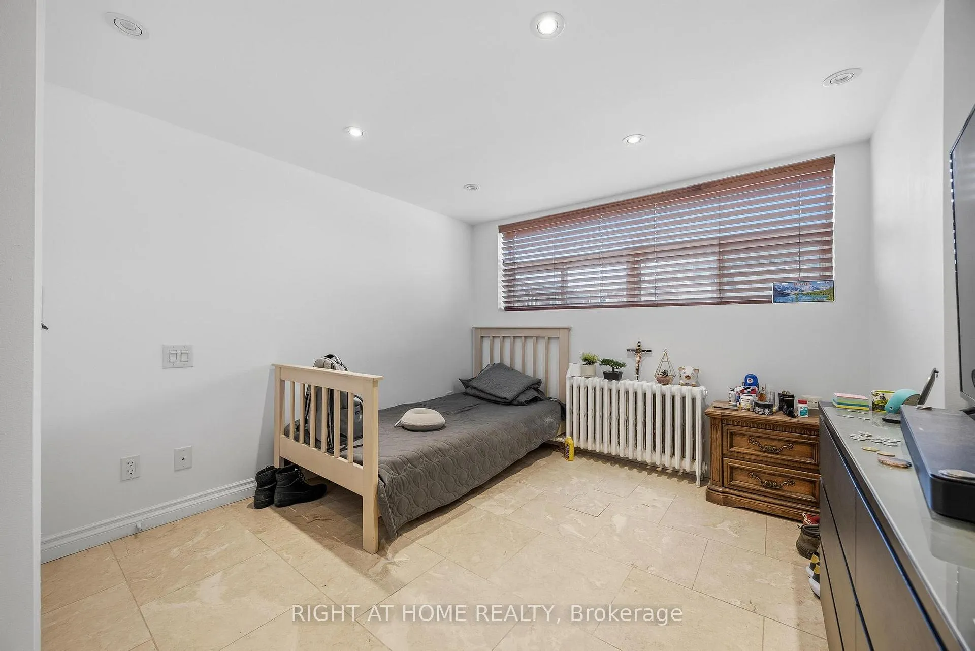 Photo 24 of 65 Branstone Road, Toronto, Caledonia-Fairbank — HOMEH