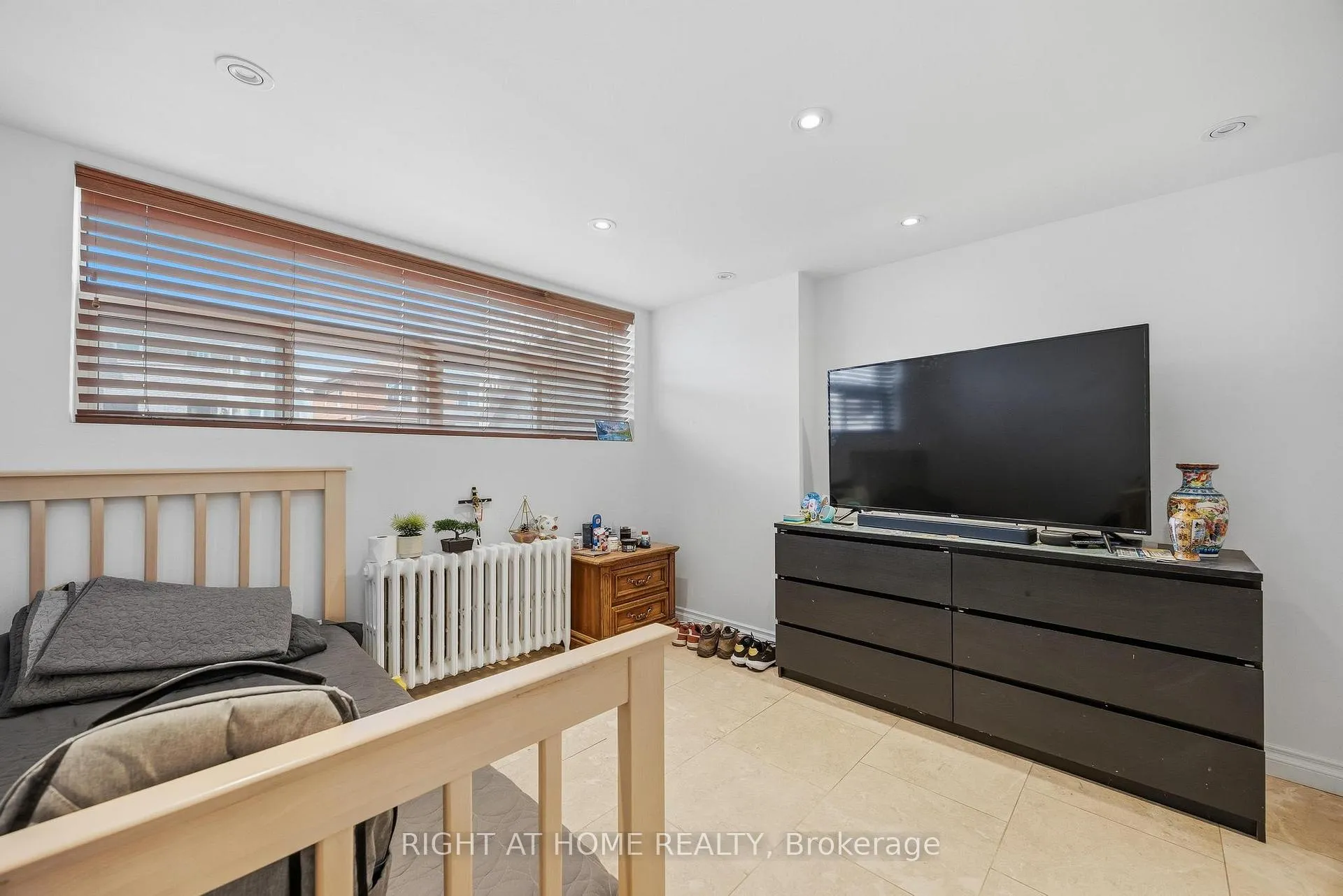 Photo 25 of 65 Branstone Road, Toronto, Caledonia-Fairbank — HOMEH