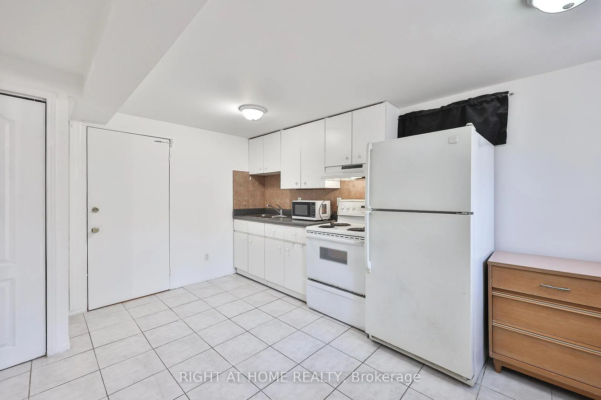 Photo 31 of 65 Branstone Road, Toronto, Caledonia-Fairbank — HOMEH