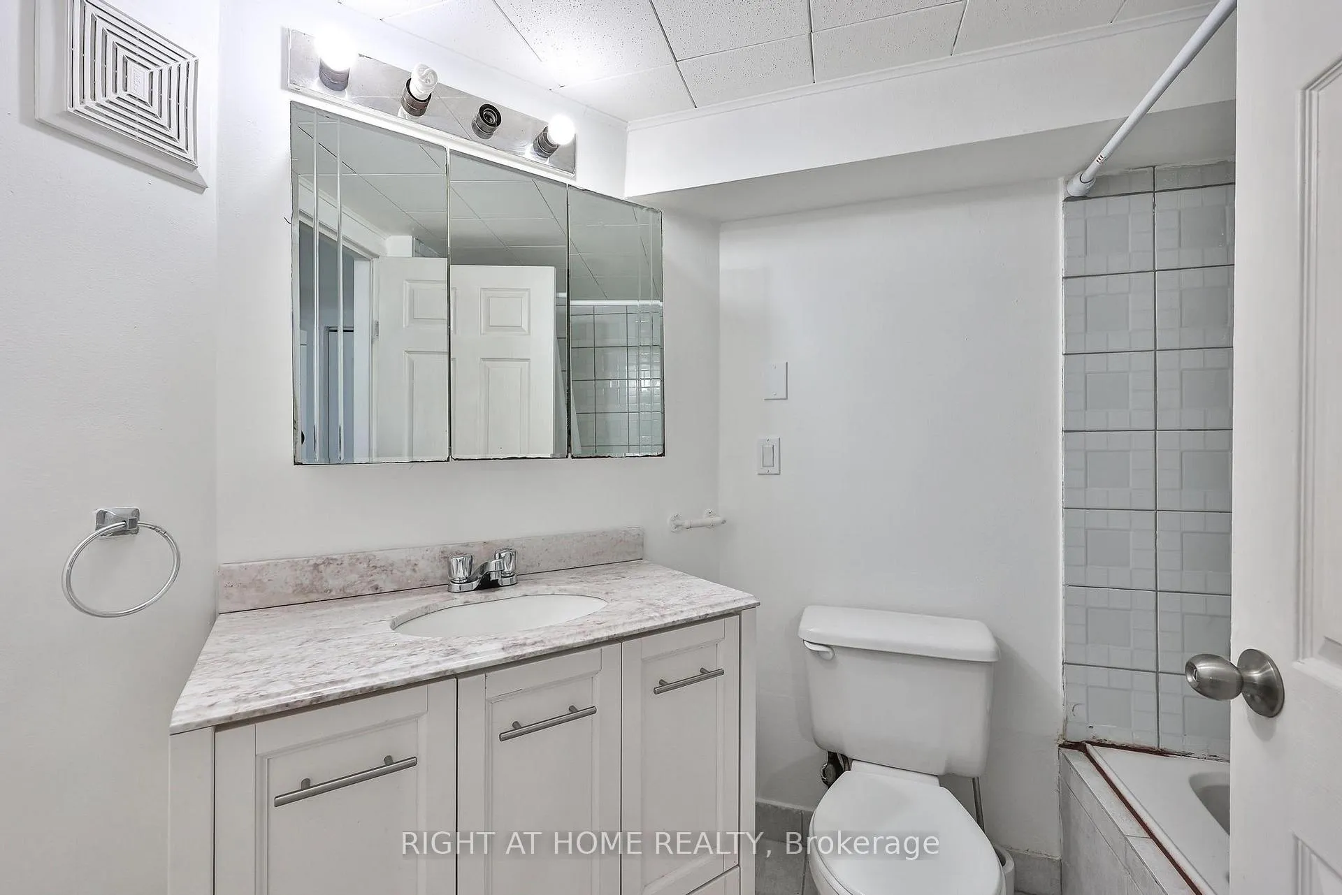 Photo 33 of 65 Branstone Road, Toronto, Caledonia-Fairbank — HOMEH