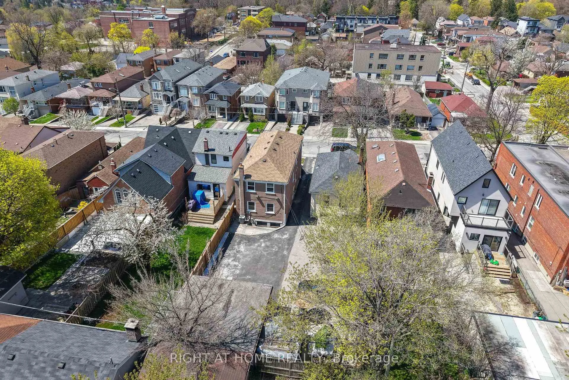 Photo 40 of 65 Branstone Road, Toronto, Caledonia-Fairbank — HOMEH