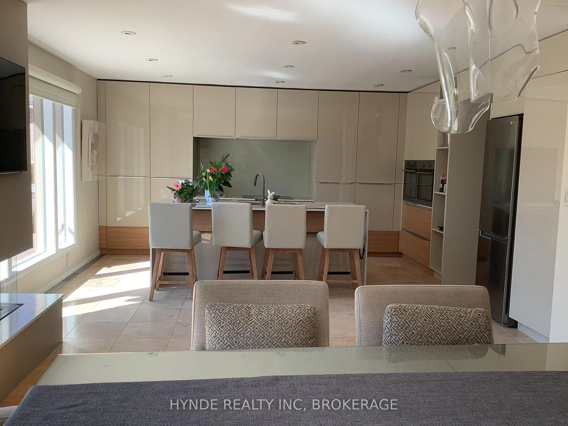Photo 7 of 24 Woodmount Dr, St. Catharines, Burleigh Hill — HOMEH