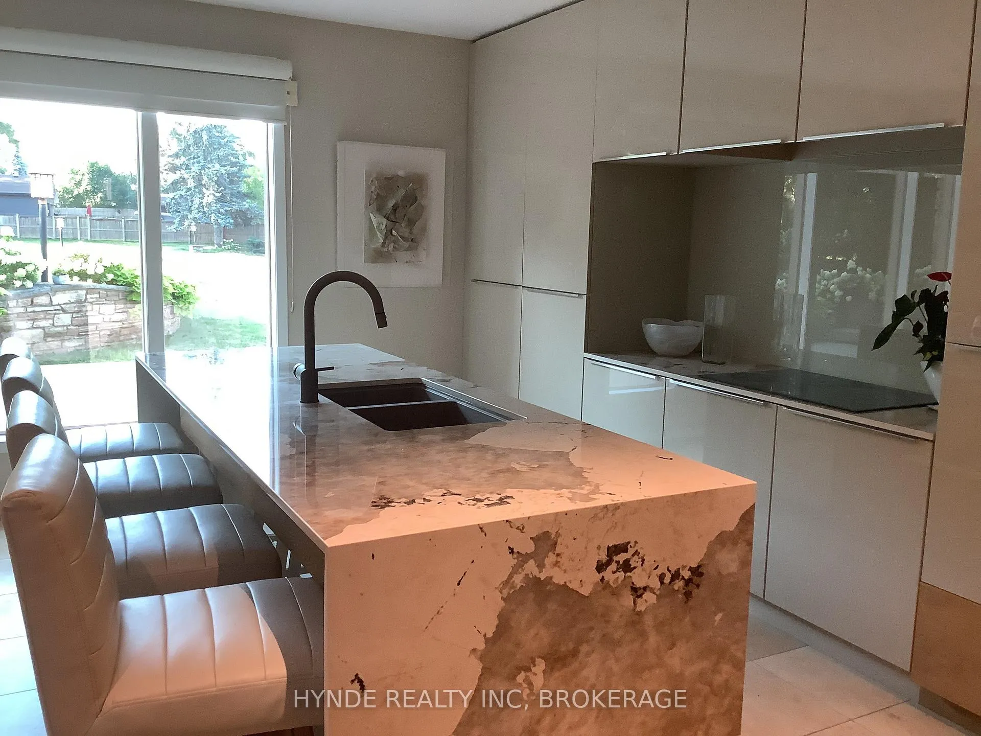 Photo 12 of 24 Woodmount Dr, St. Catharines, Burleigh Hill — HOMEH