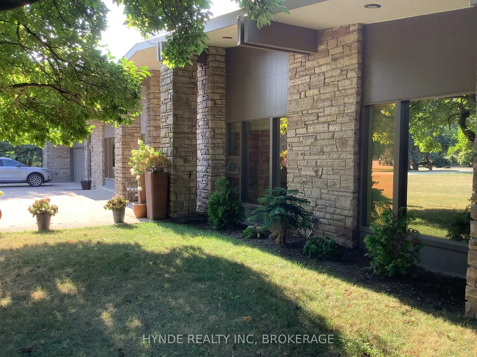 Photo 22 of 24 Woodmount Dr, St. Catharines, Burleigh Hill — HOMEH