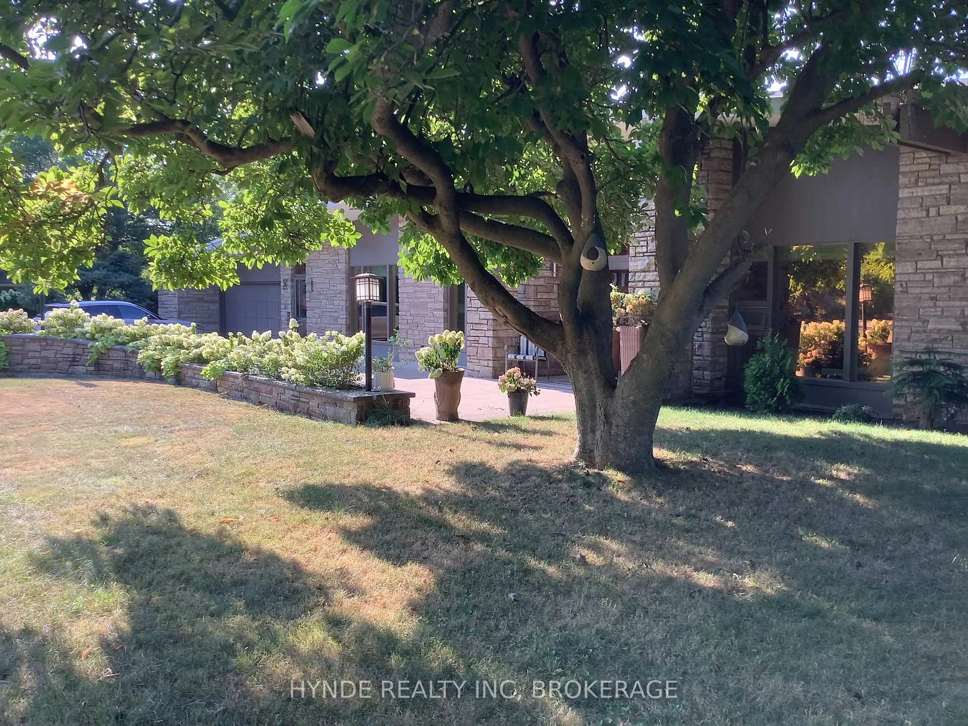 Photo 23 of 24 Woodmount Dr, St. Catharines, Burleigh Hill — HOMEH