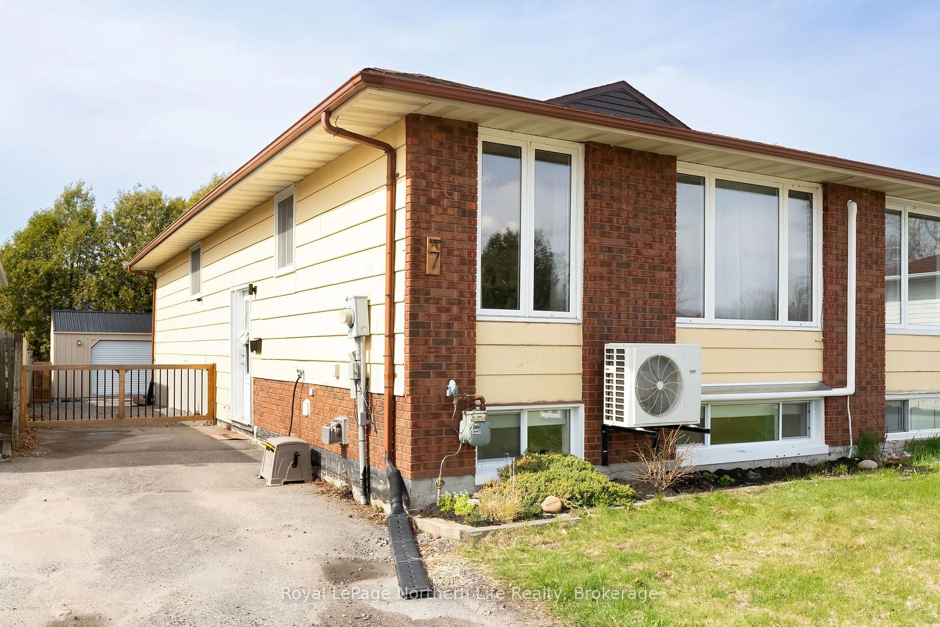 Photo 3 of 7 Harris Drive, North Bay, Ferris — HOMEH
