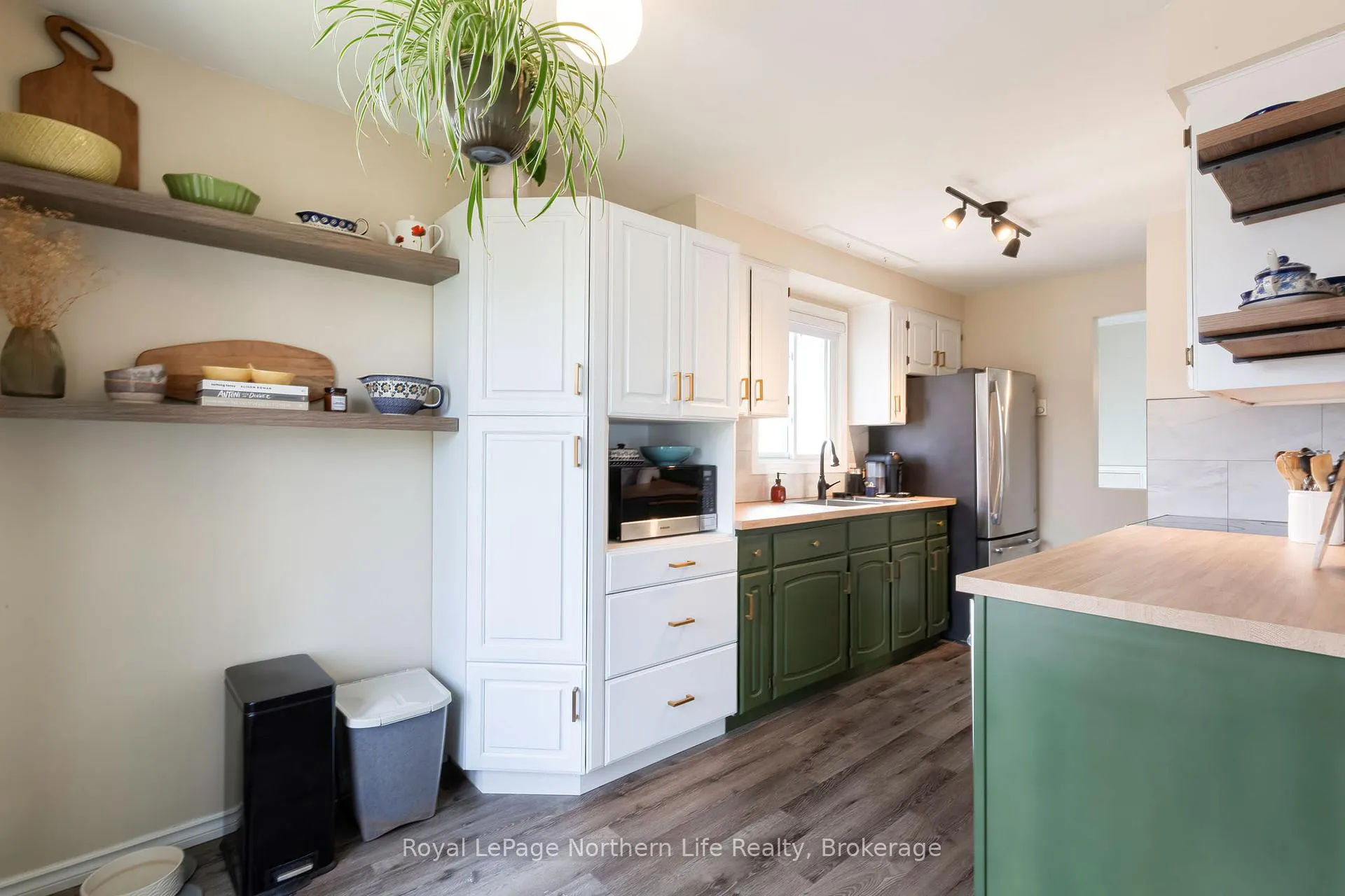 Photo 16 of 7 Harris Drive, North Bay, Ferris — HOMEH