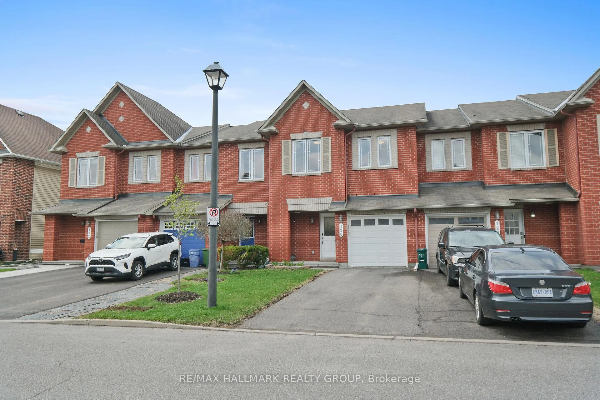 Photo 1 of 126 Silvermoon Crescent, Ottawa, Avalon East — HOMEH