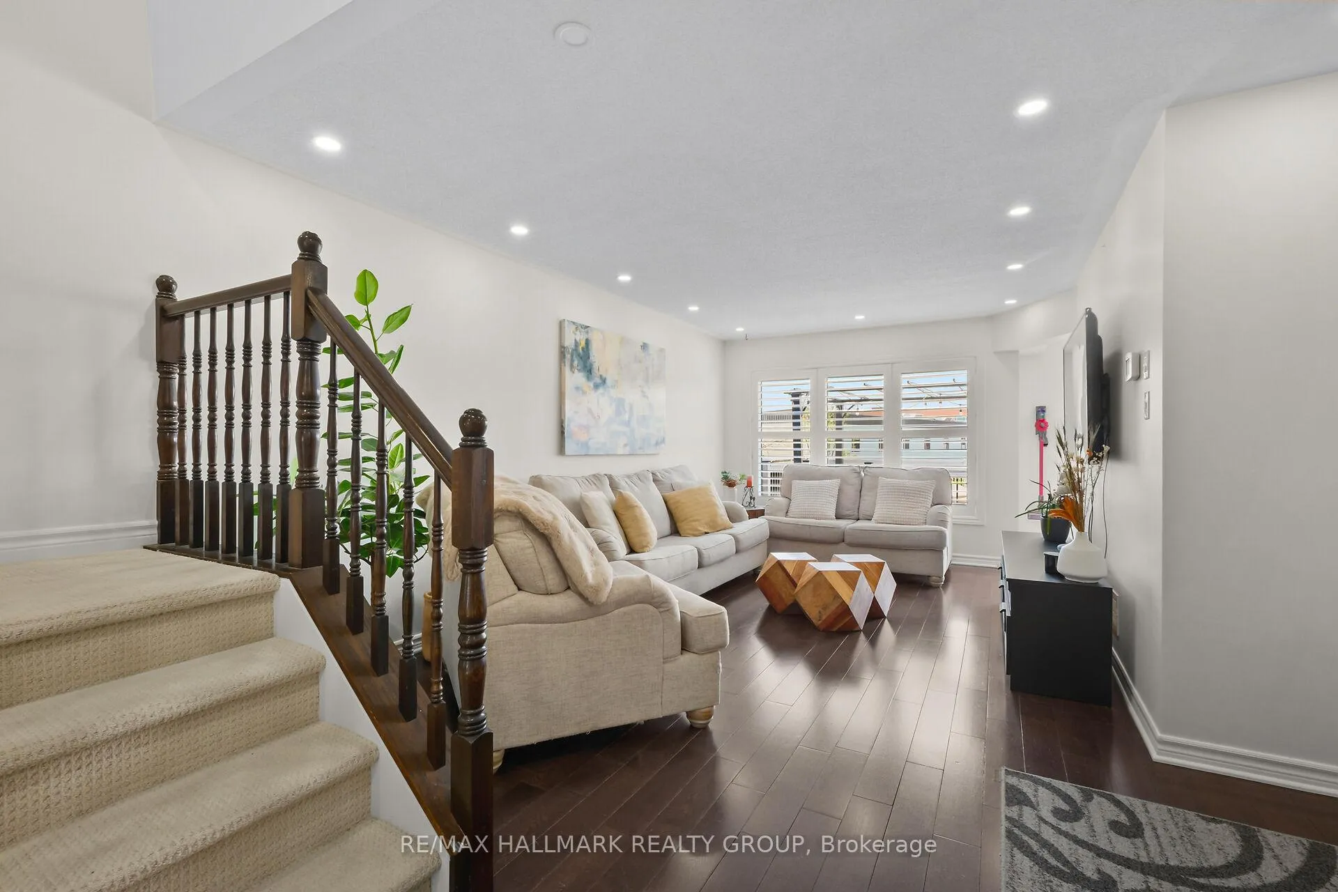 Photo 6 of 126 Silvermoon Crescent, Ottawa, Avalon East — HOMEH