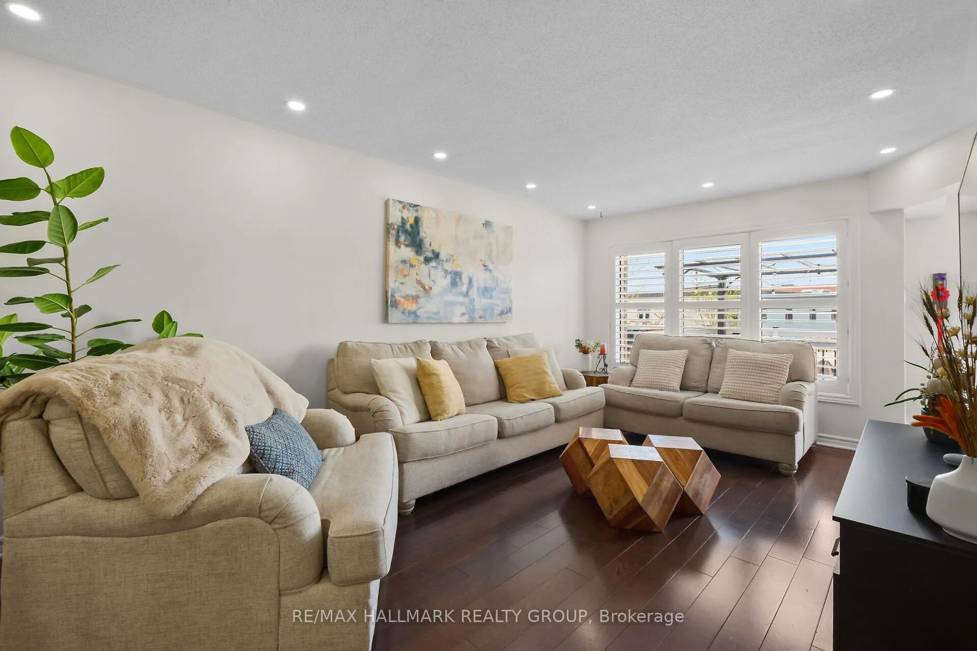 Photo 7 of 126 Silvermoon Crescent, Ottawa, Avalon East — HOMEH