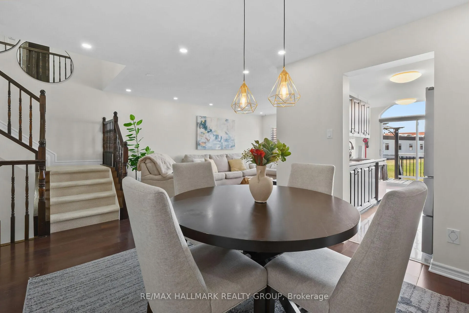 Photo 10 of 126 Silvermoon Crescent, Ottawa, Avalon East — HOMEH