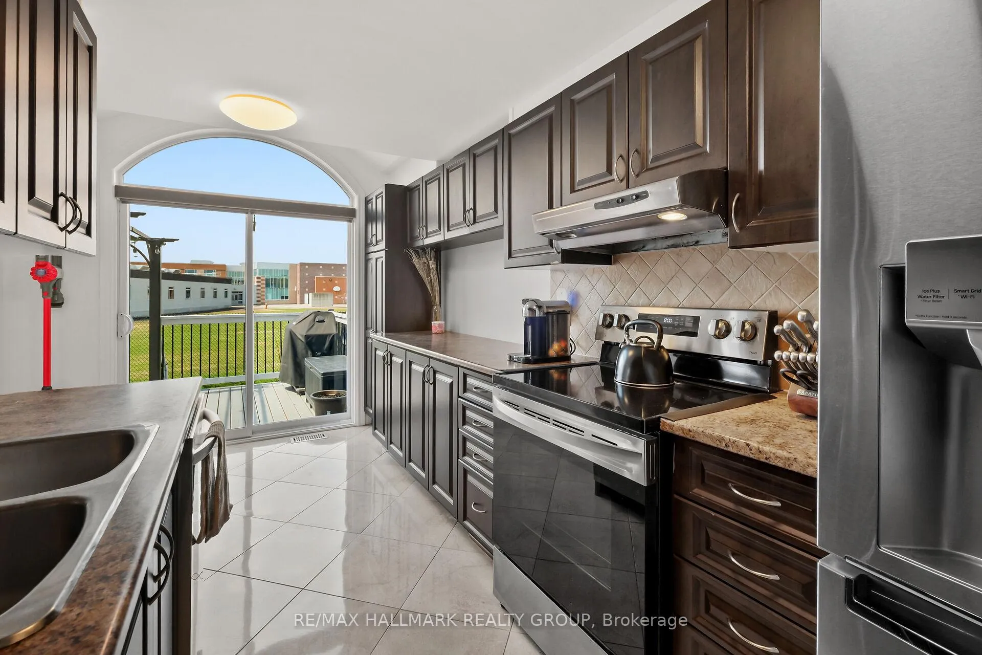 Photo 11 of 126 Silvermoon Crescent, Ottawa, Avalon East — HOMEH