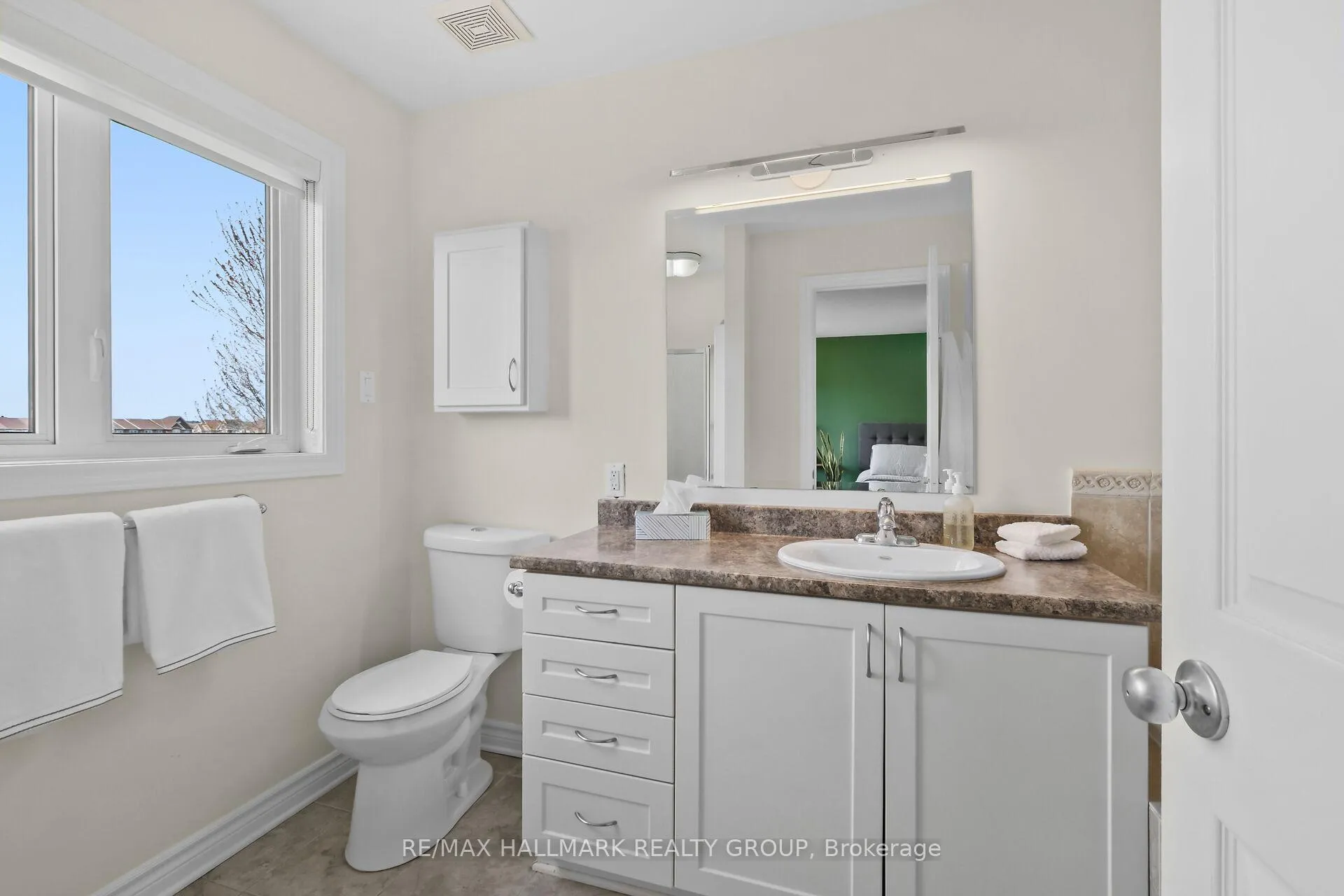 Photo 22 of 126 Silvermoon Crescent, Ottawa, Avalon East — HOMEH