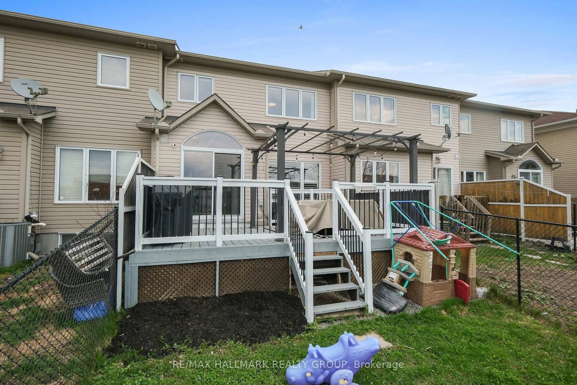 Photo 28 of 126 Silvermoon Crescent, Ottawa, Avalon East — HOMEH