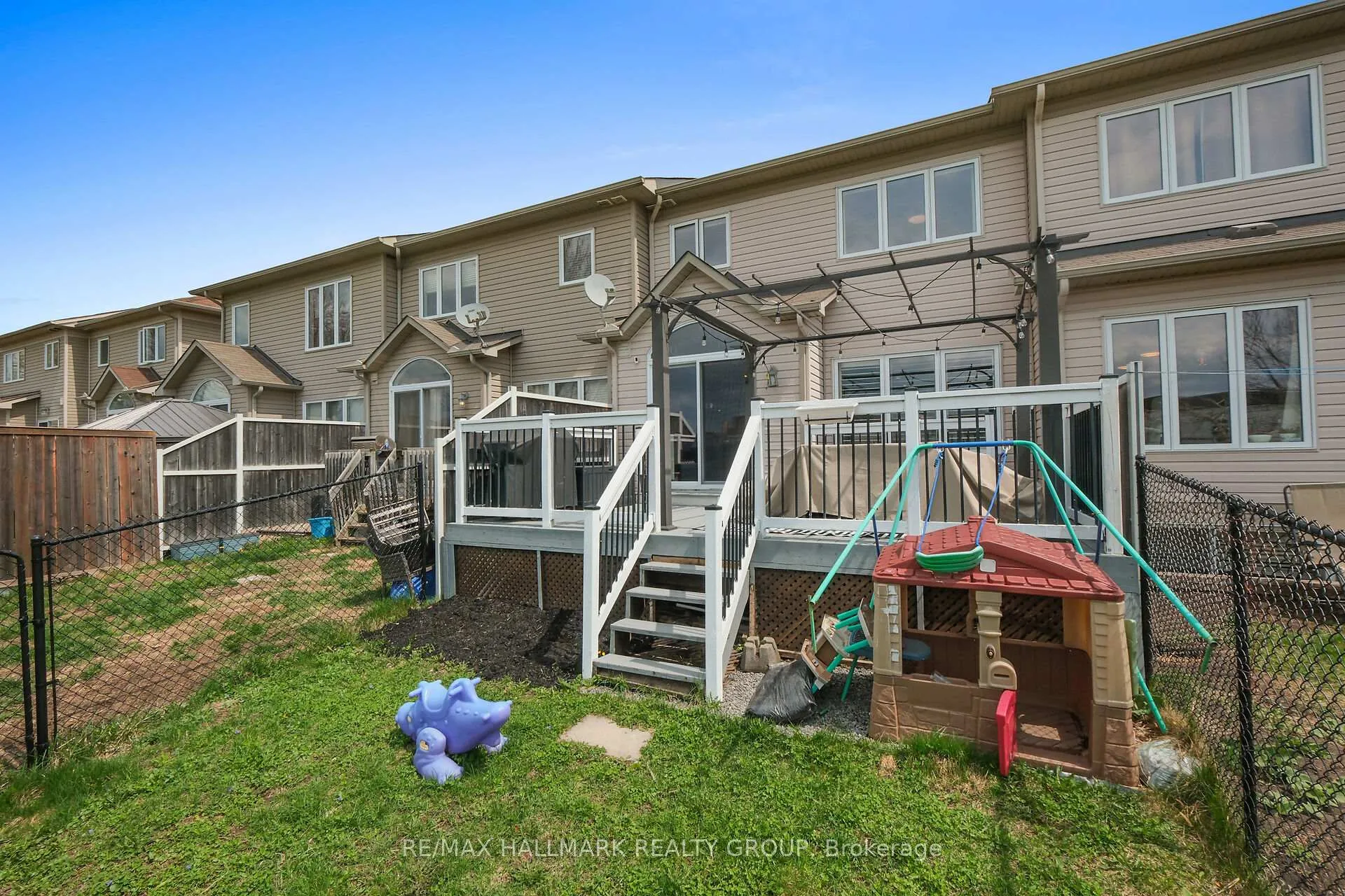 Photo 29 of 126 Silvermoon Crescent, Ottawa, Avalon East — HOMEH