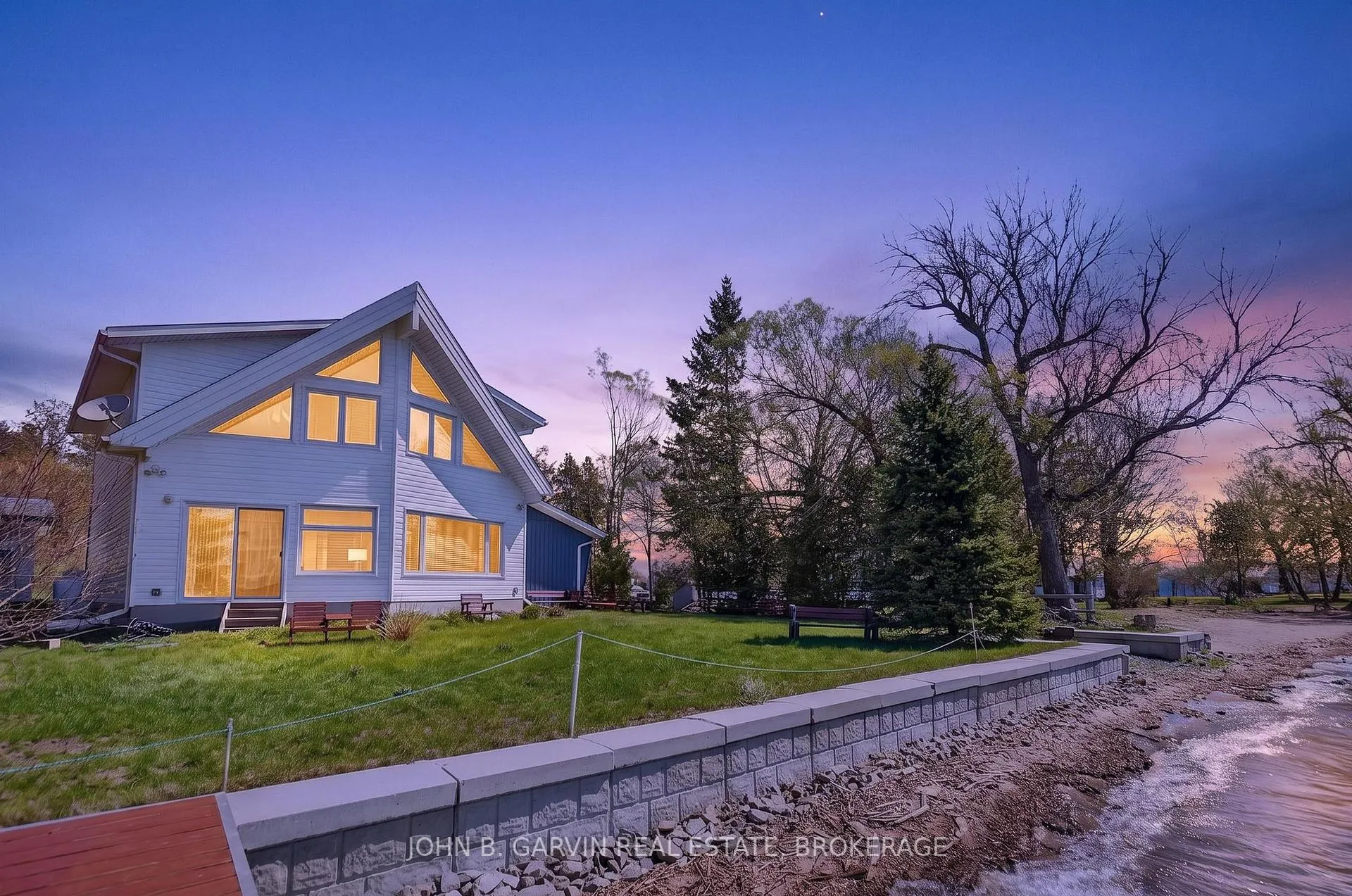 Front of 137 Thousand Islands Parkway