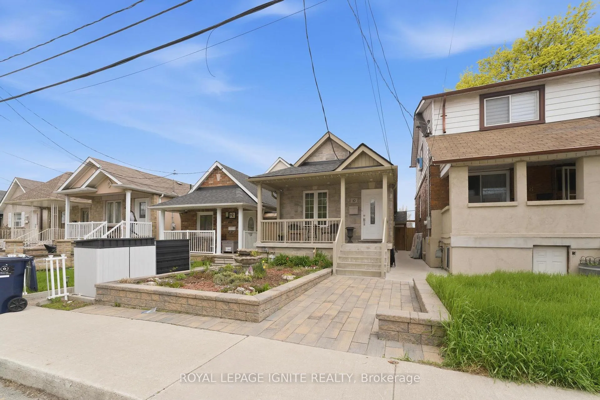 Photo 1 of 10 Cayuga Avenue, Toronto, Rockcliffe-Smythe — HOMEH