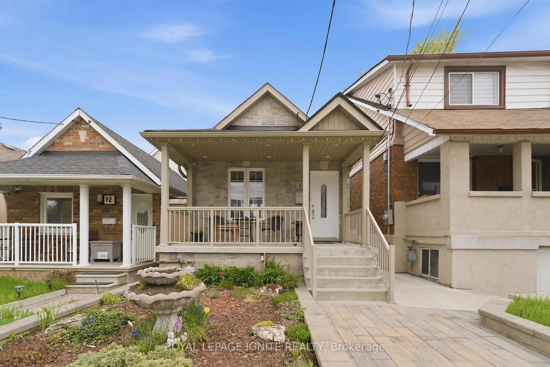 Photo 3 of 10 Cayuga Avenue, Toronto, Rockcliffe-Smythe — HOMEH