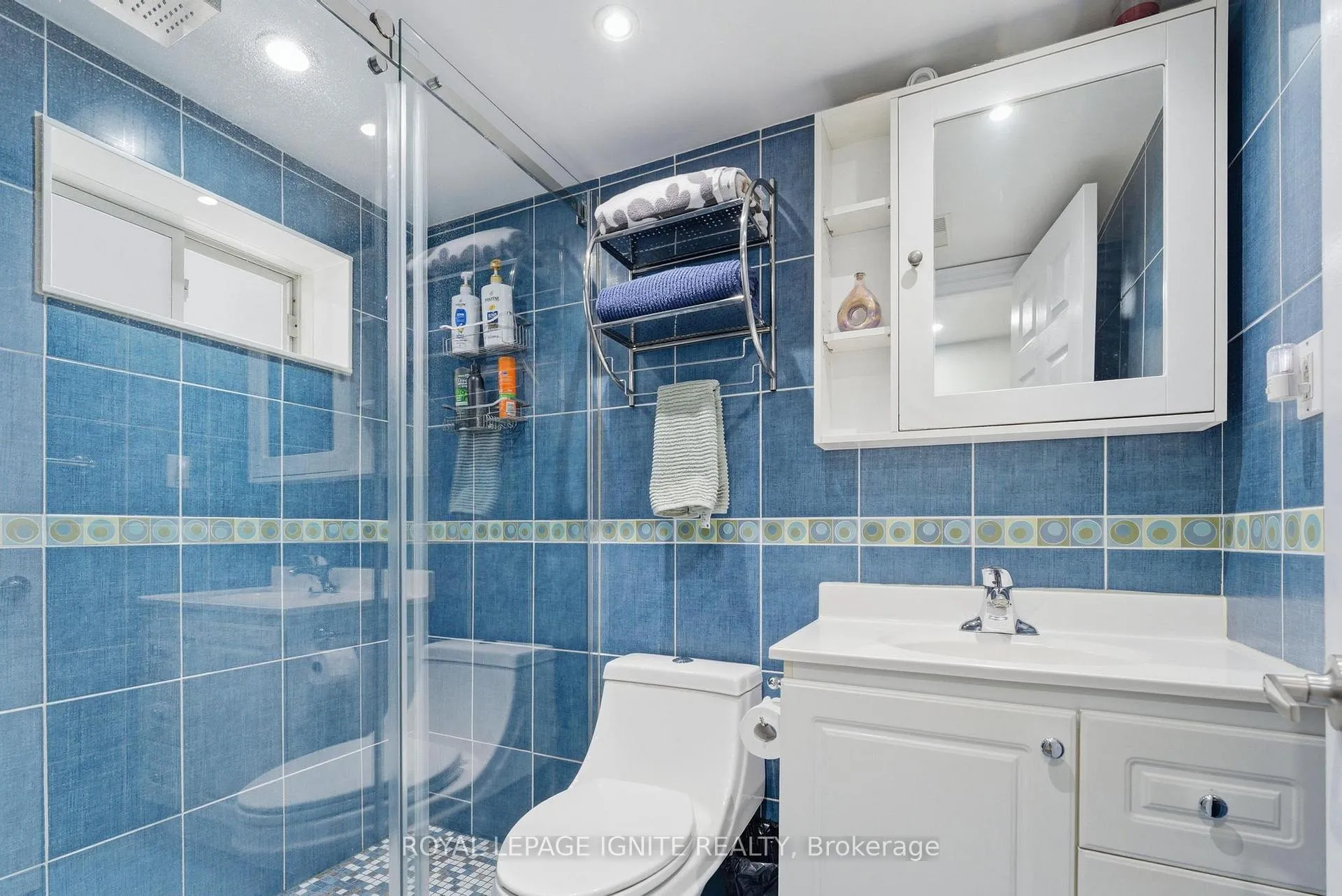 Photo 11 of 10 Cayuga Avenue, Toronto, Rockcliffe-Smythe — HOMEH
