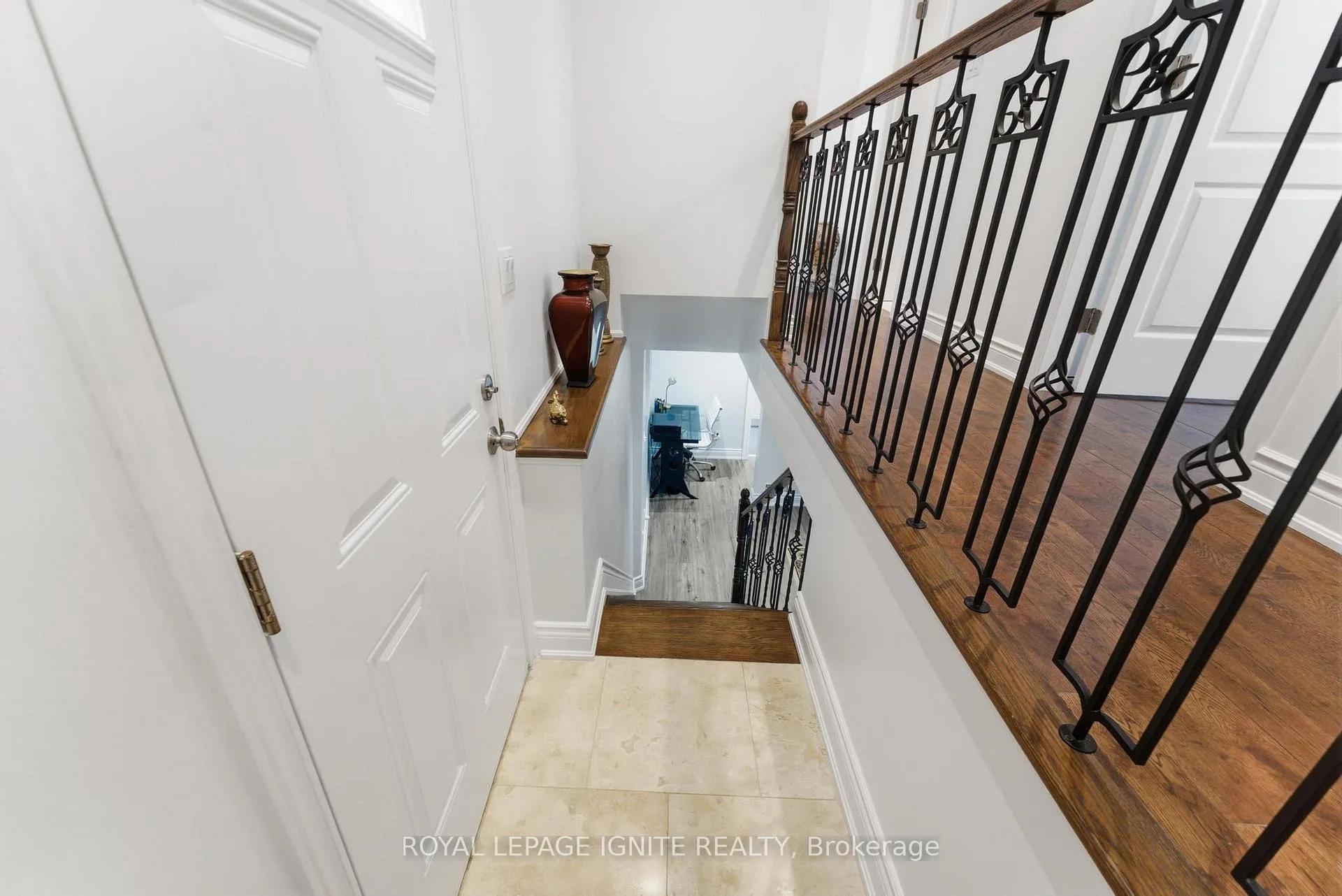 Photo 16 of 10 Cayuga Avenue, Toronto, Rockcliffe-Smythe — HOMEH