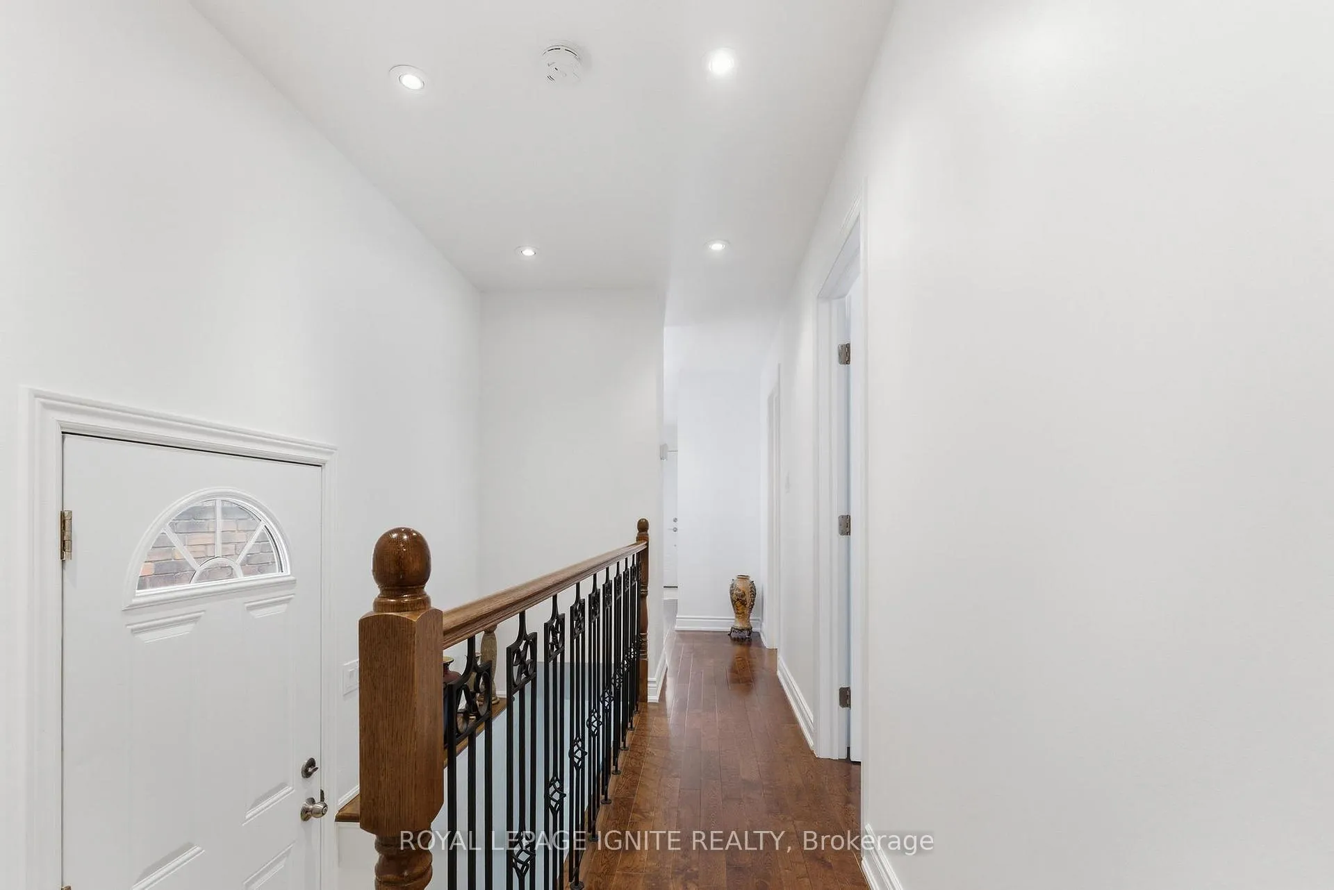 Photo 17 of 10 Cayuga Avenue, Toronto, Rockcliffe-Smythe — HOMEH