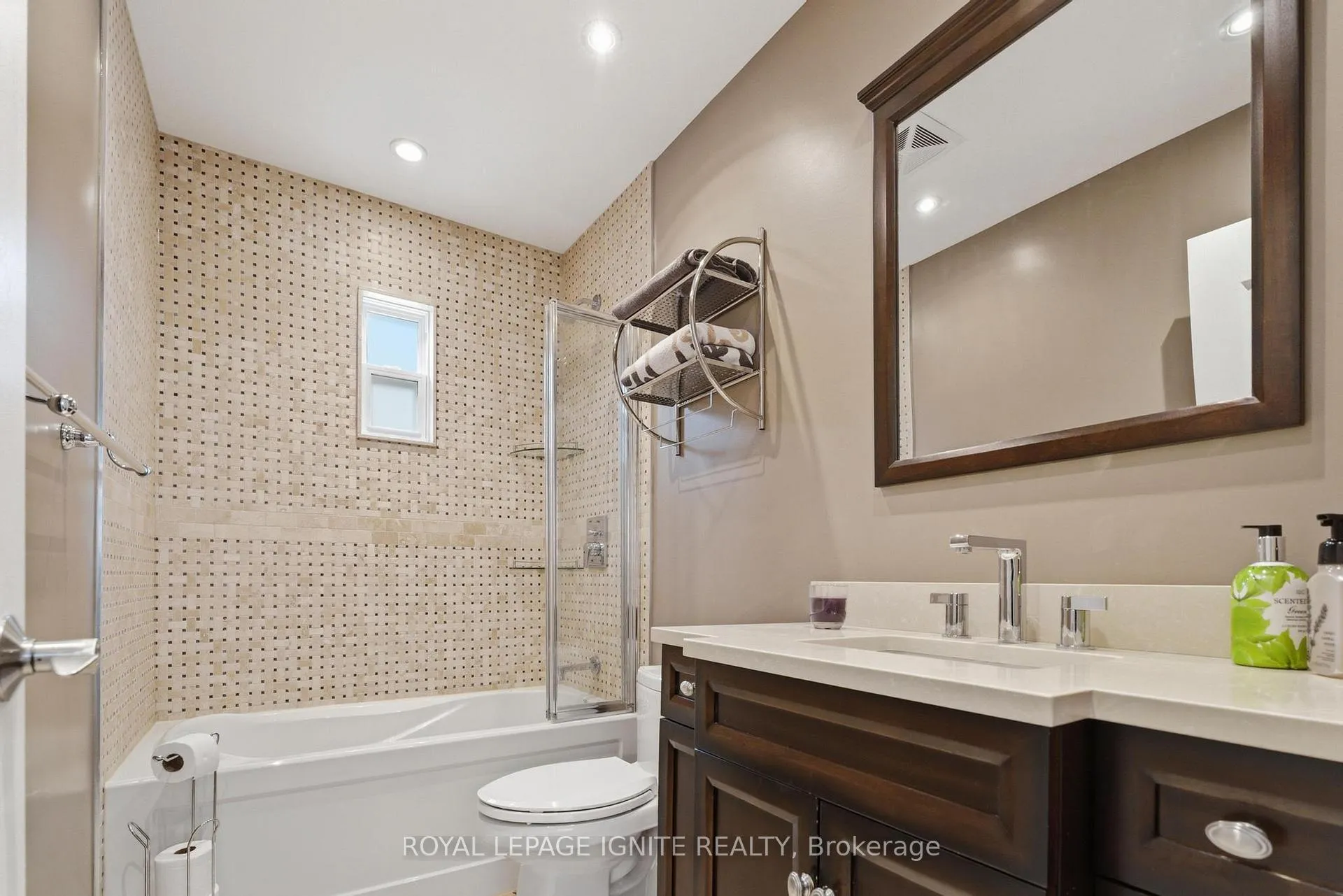 Photo 20 of 10 Cayuga Avenue, Toronto, Rockcliffe-Smythe — HOMEH