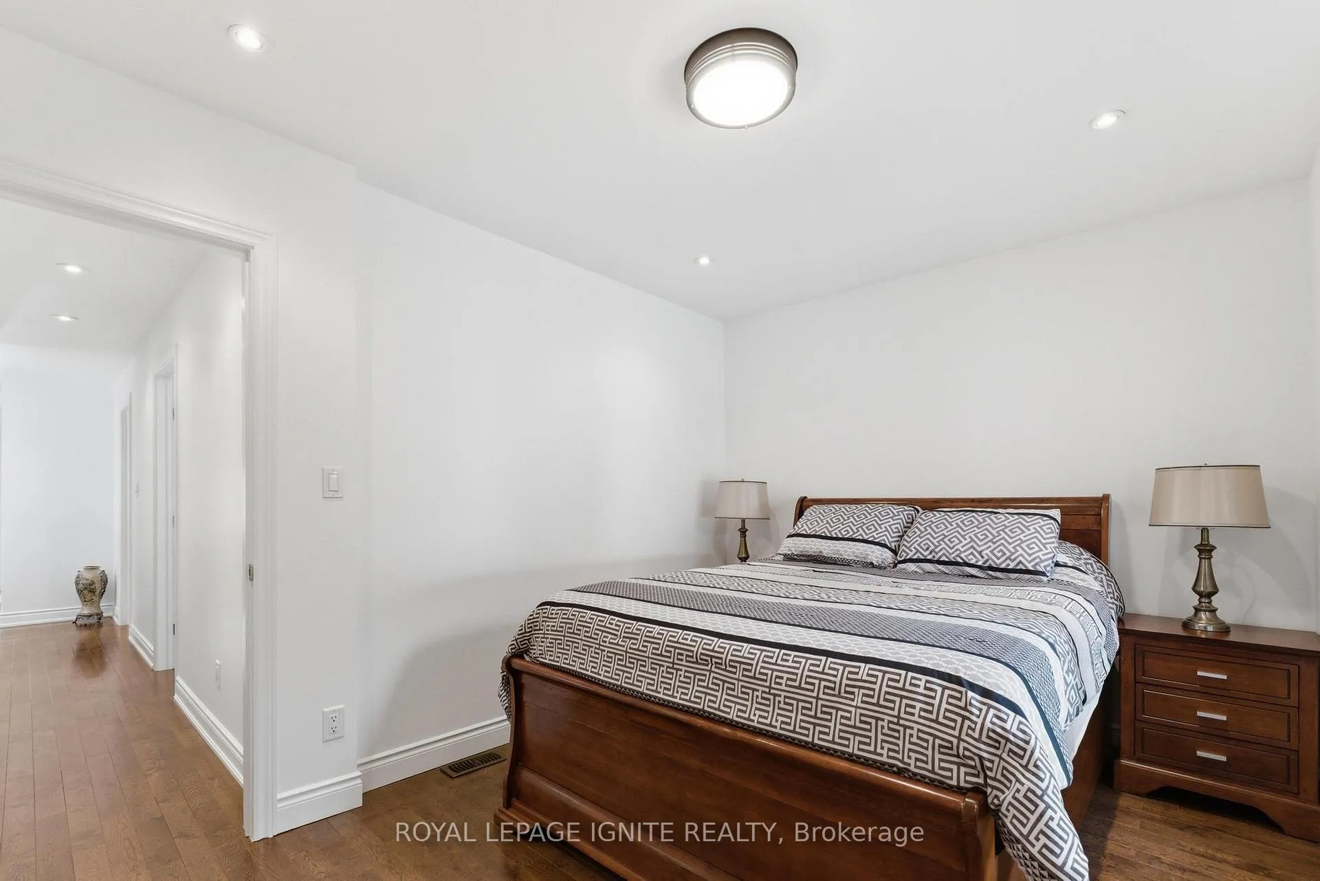 Photo 23 of 10 Cayuga Avenue, Toronto, Rockcliffe-Smythe — HOMEH