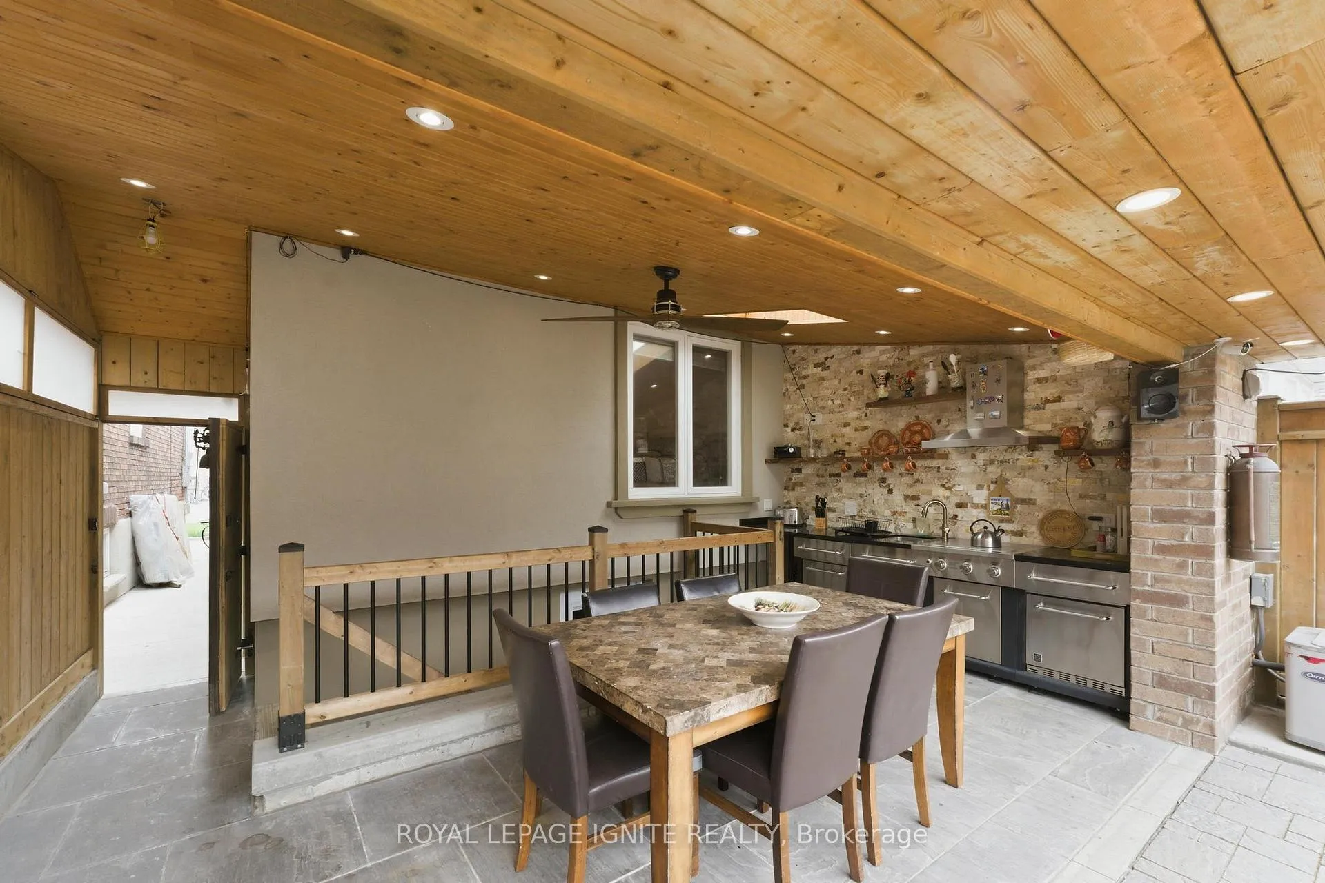 Photo 34 of 10 Cayuga Avenue, Toronto, Rockcliffe-Smythe — HOMEH