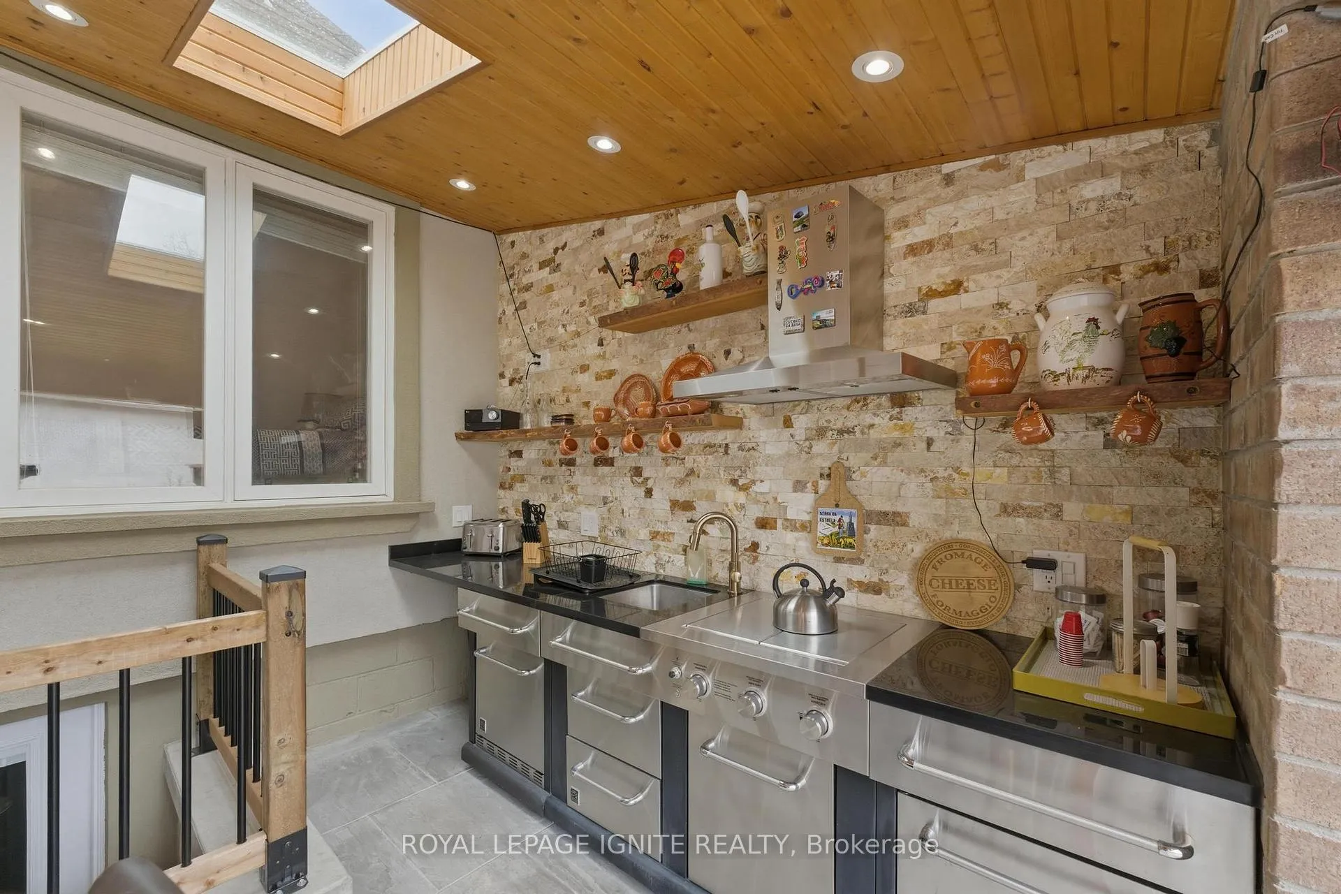 Photo 35 of 10 Cayuga Avenue, Toronto, Rockcliffe-Smythe — HOMEH