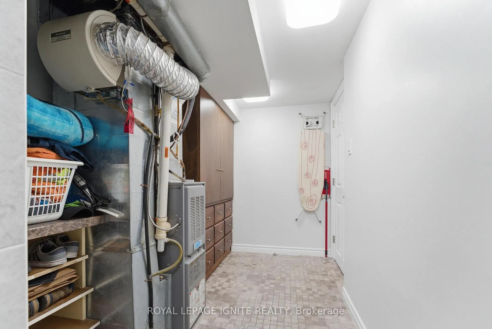 Photo 38 of 10 Cayuga Avenue, Toronto, Rockcliffe-Smythe — HOMEH