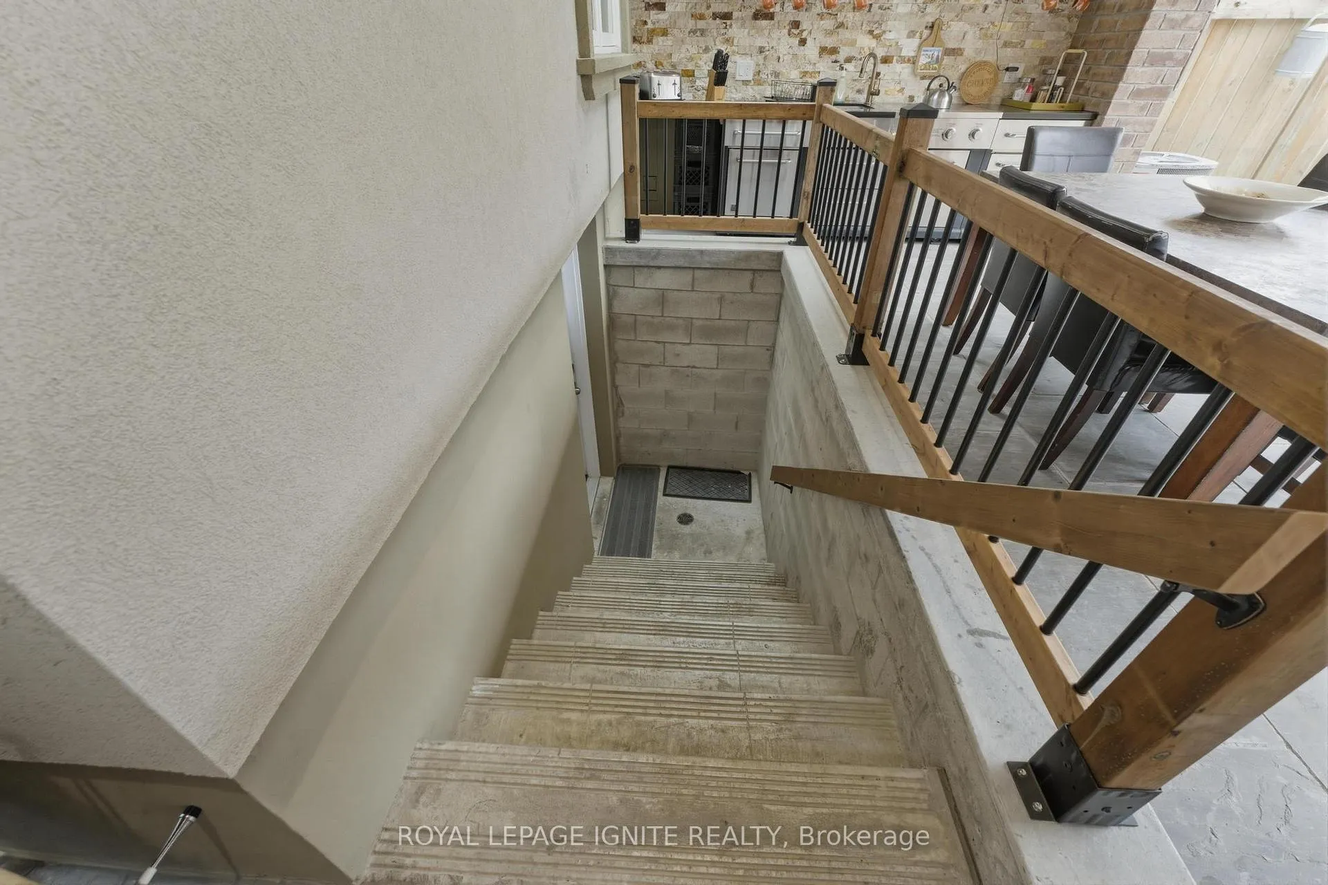 Photo 42 of 10 Cayuga Avenue, Toronto, Rockcliffe-Smythe — HOMEH