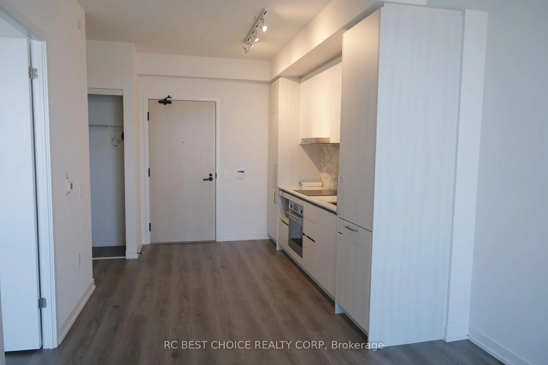 Photo 5 of Unit 5011, 225 Commerce Street, Vaughan, Vaughan Corporate Centre — HOMEH