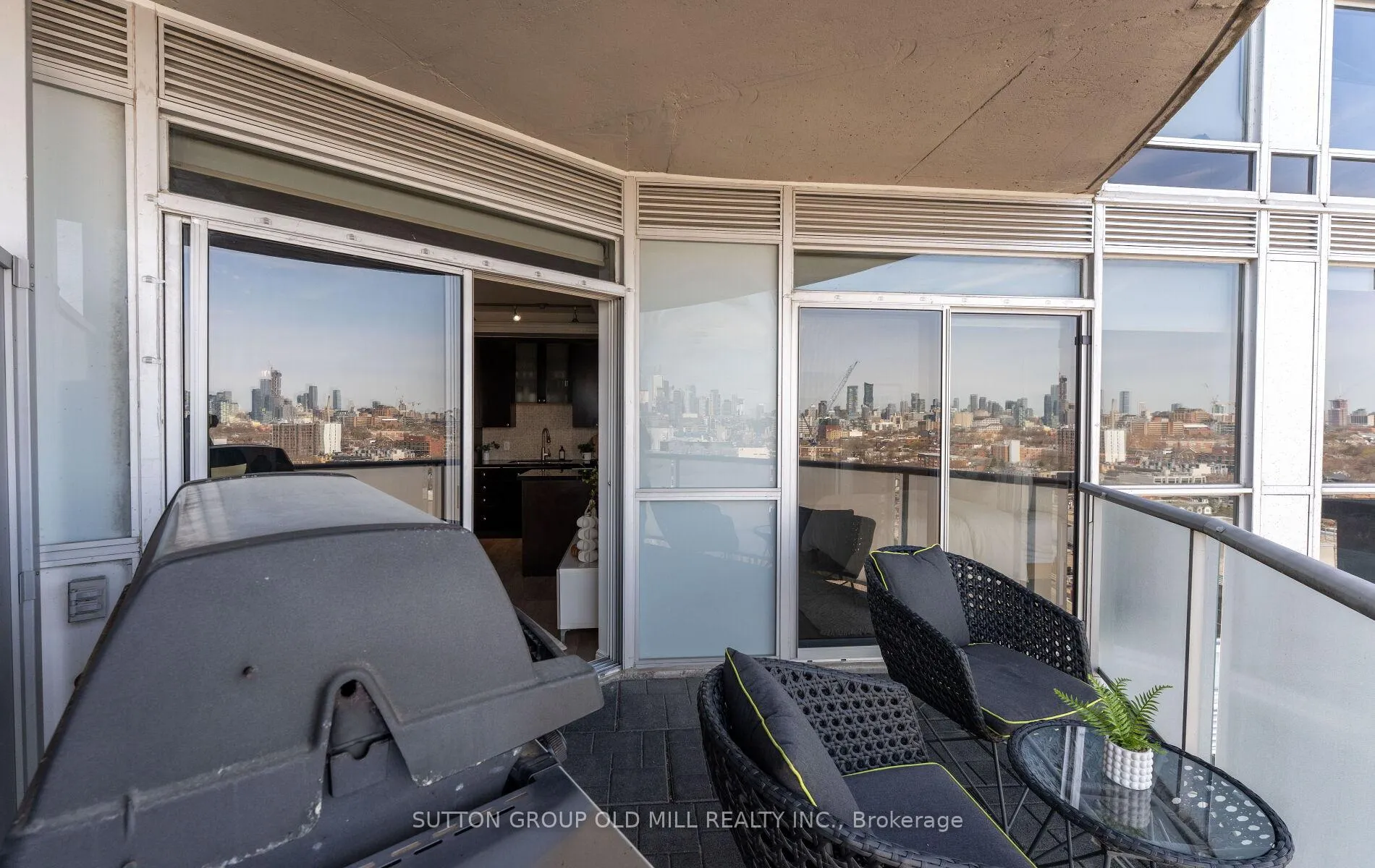 Photo 35 of Unit Lph 29, 1 Shaw Street, Toronto, Niagara — HOMEH
