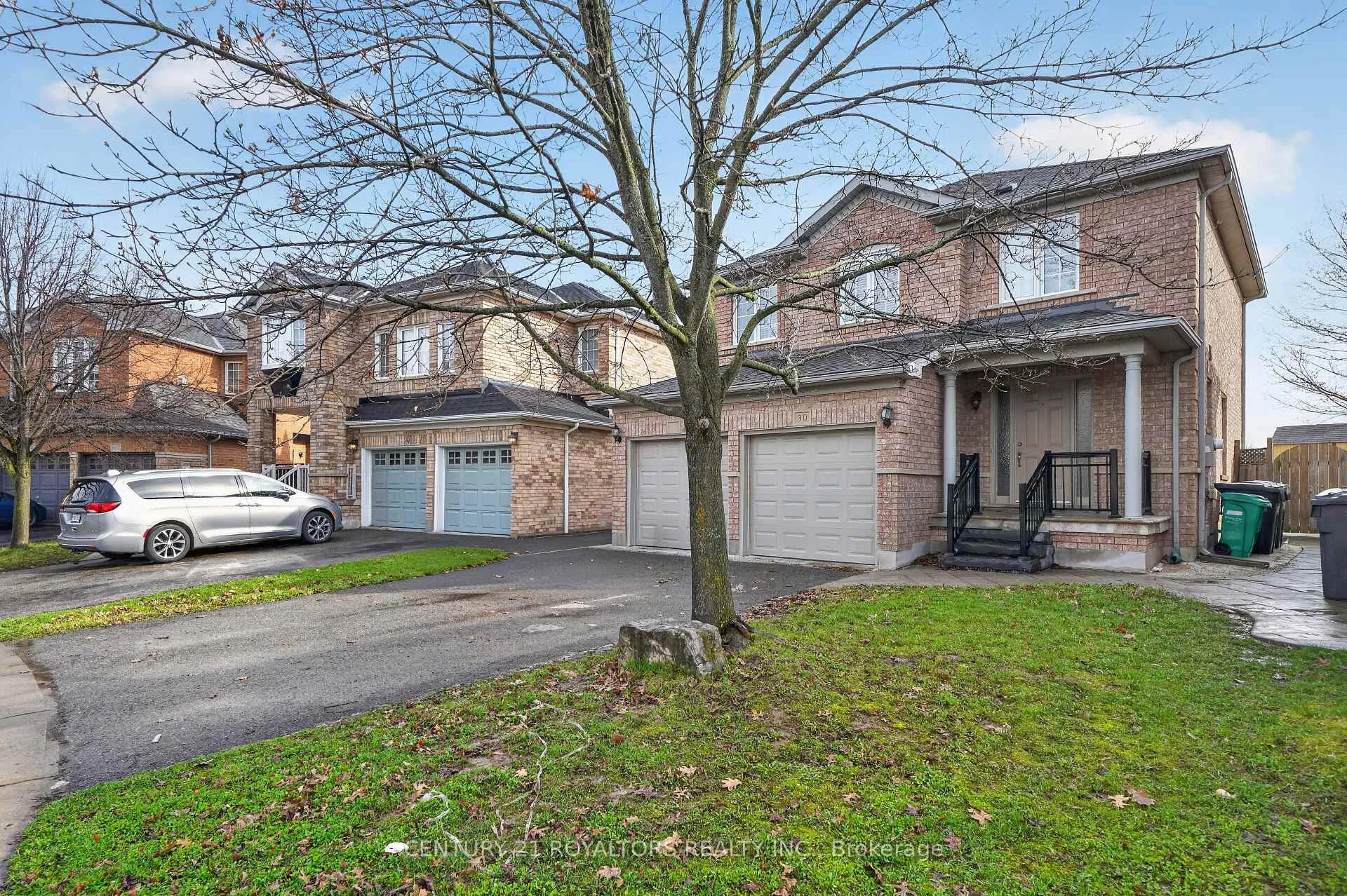 Photo 3 of 30 Trudelle Crescent, Brampton, Fletcher's Meadow — HOMEH