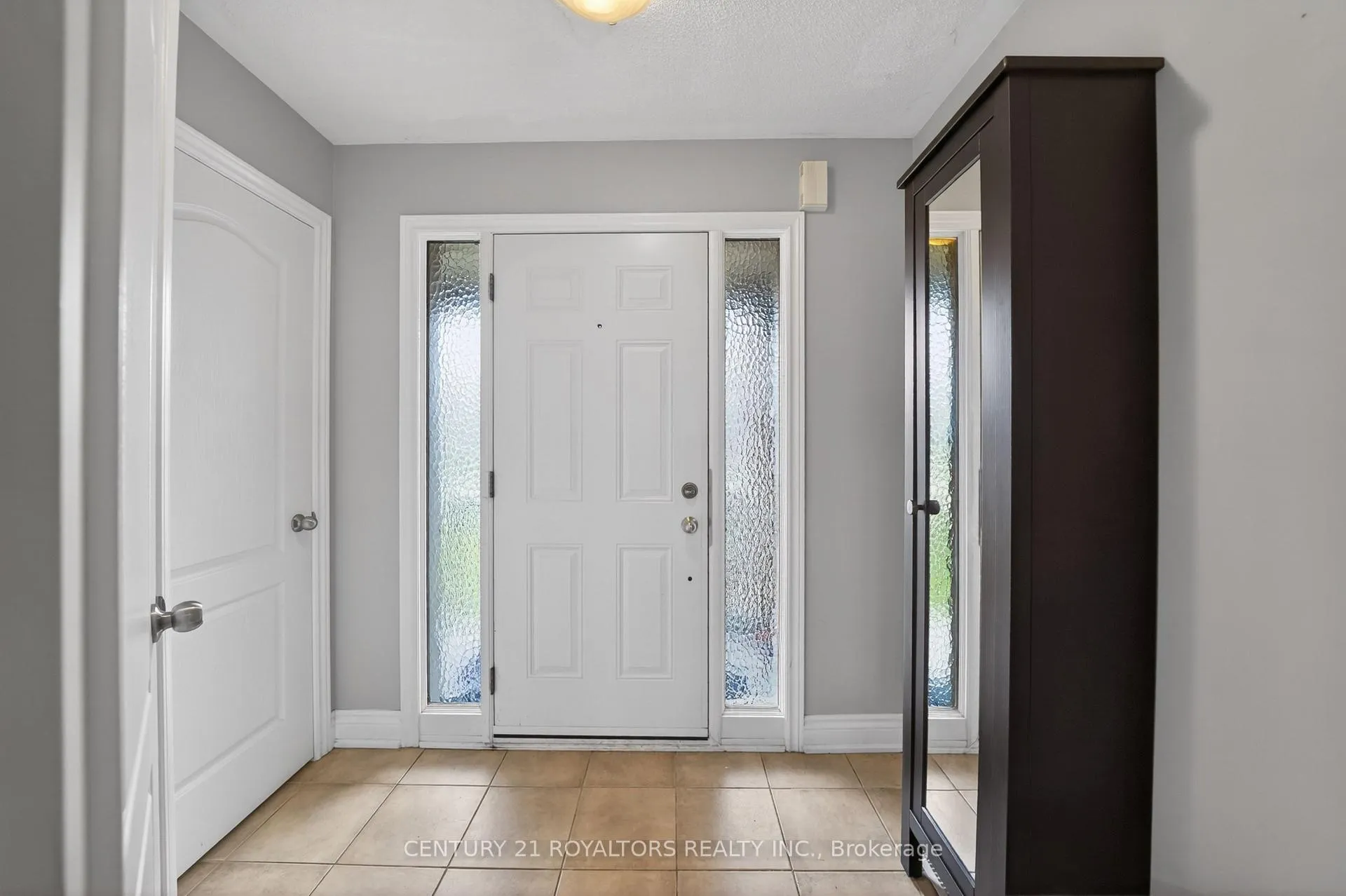Photo 5 of 30 Trudelle Crescent, Brampton, Fletcher's Meadow — HOMEH