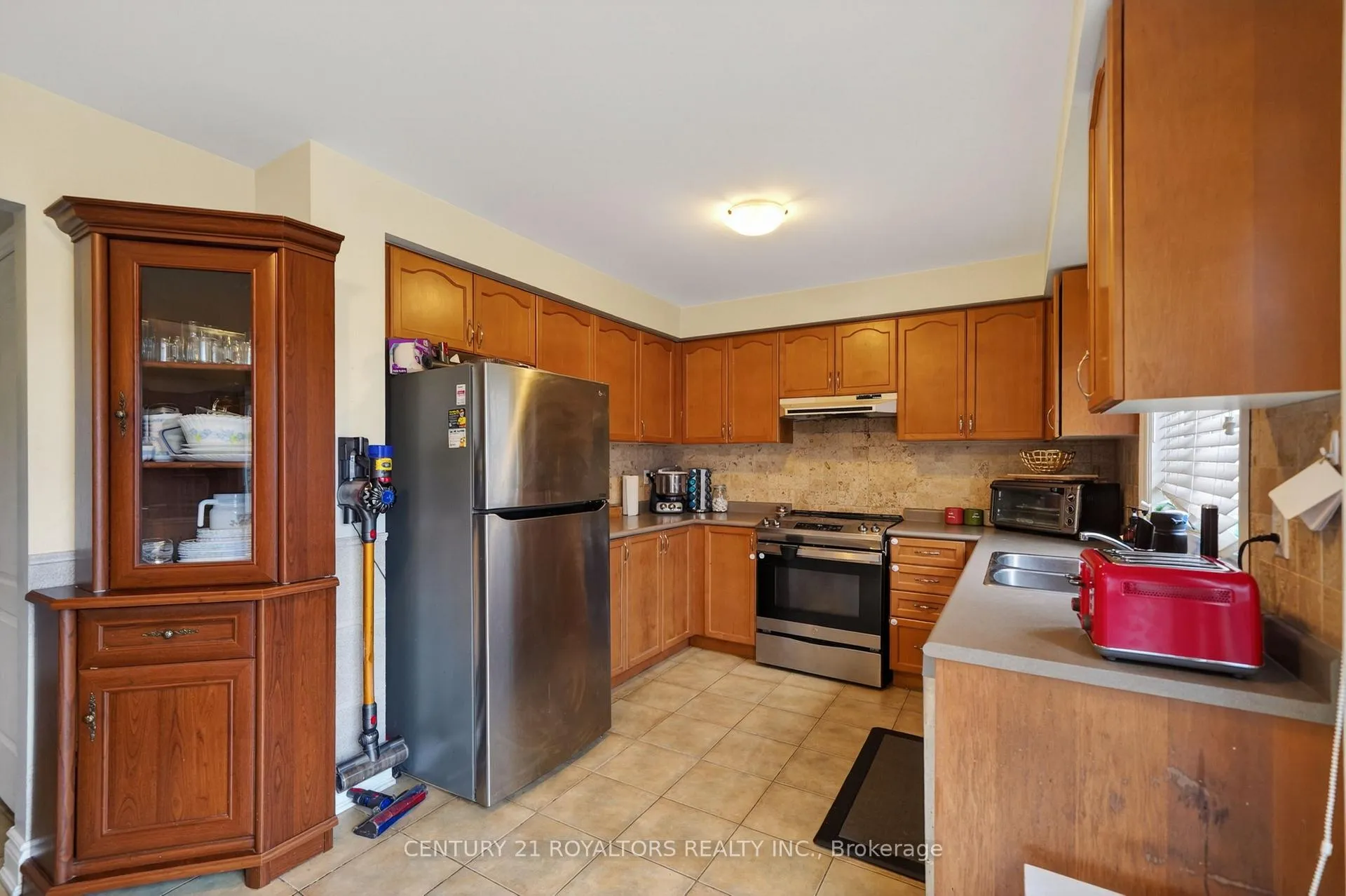 Photo 13 of 30 Trudelle Crescent, Brampton, Fletcher's Meadow — HOMEH