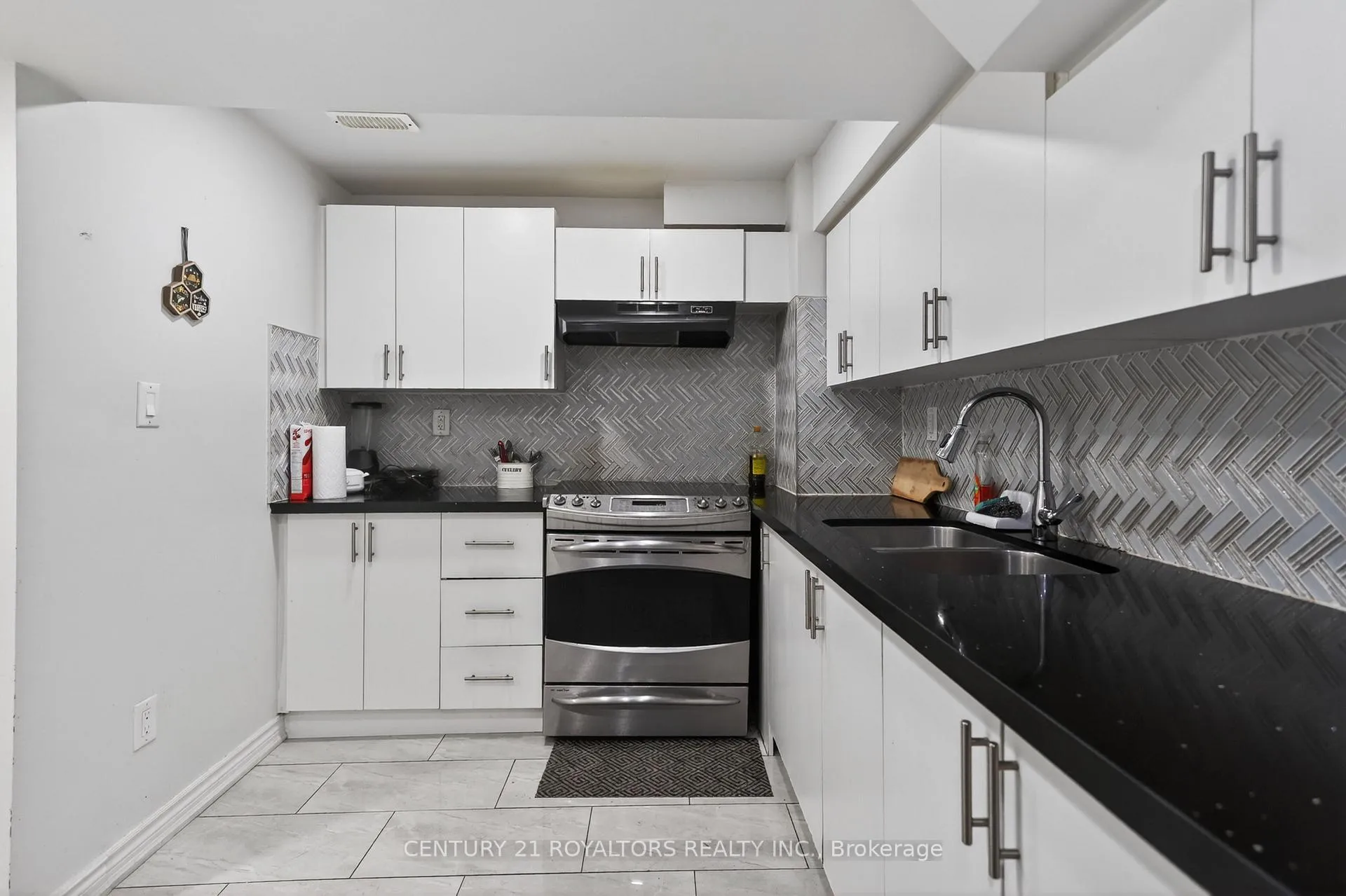Photo 36 of 30 Trudelle Crescent, Brampton, Fletcher's Meadow — HOMEH