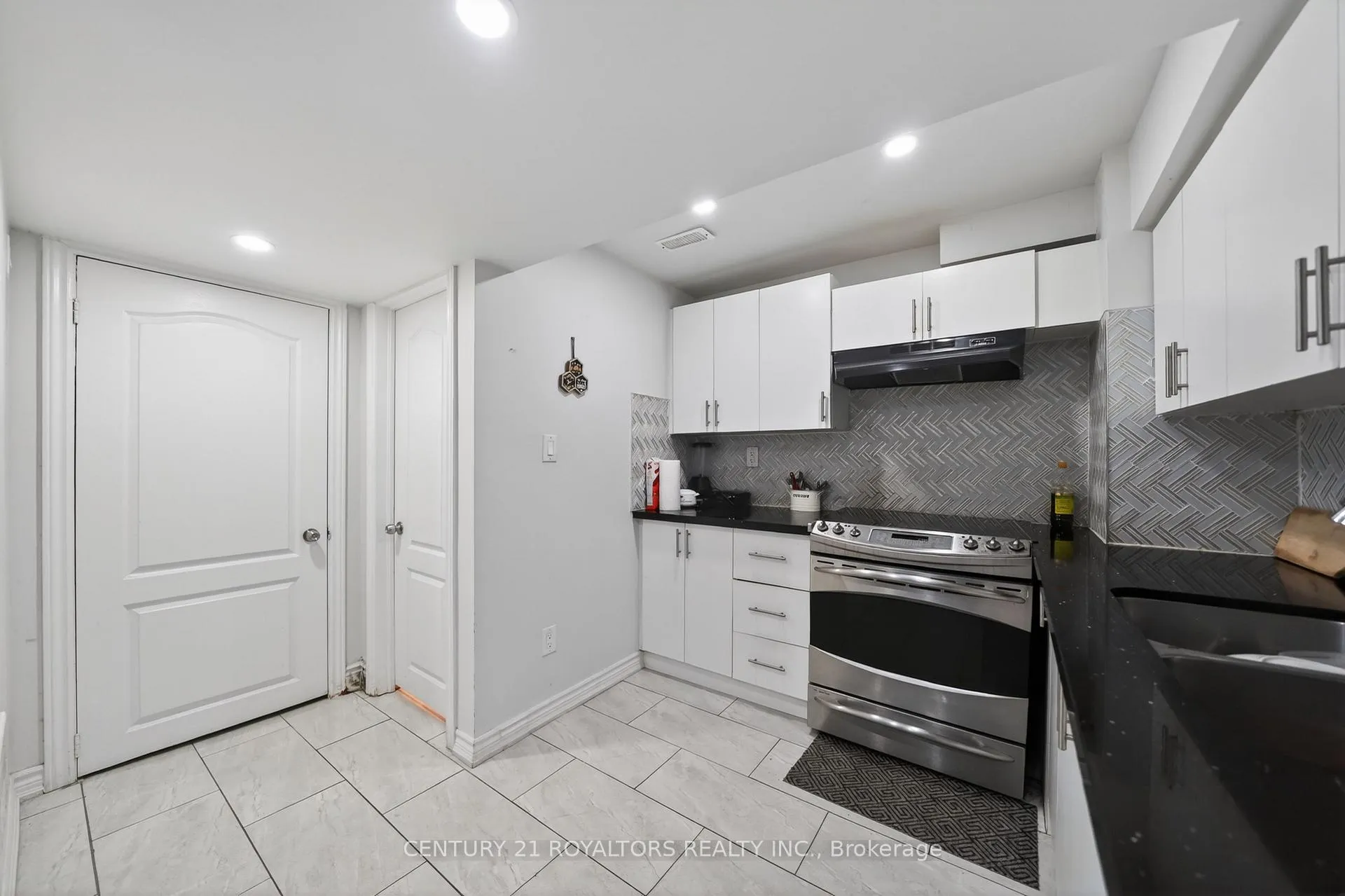 Photo 37 of 30 Trudelle Crescent, Brampton, Fletcher's Meadow — HOMEH